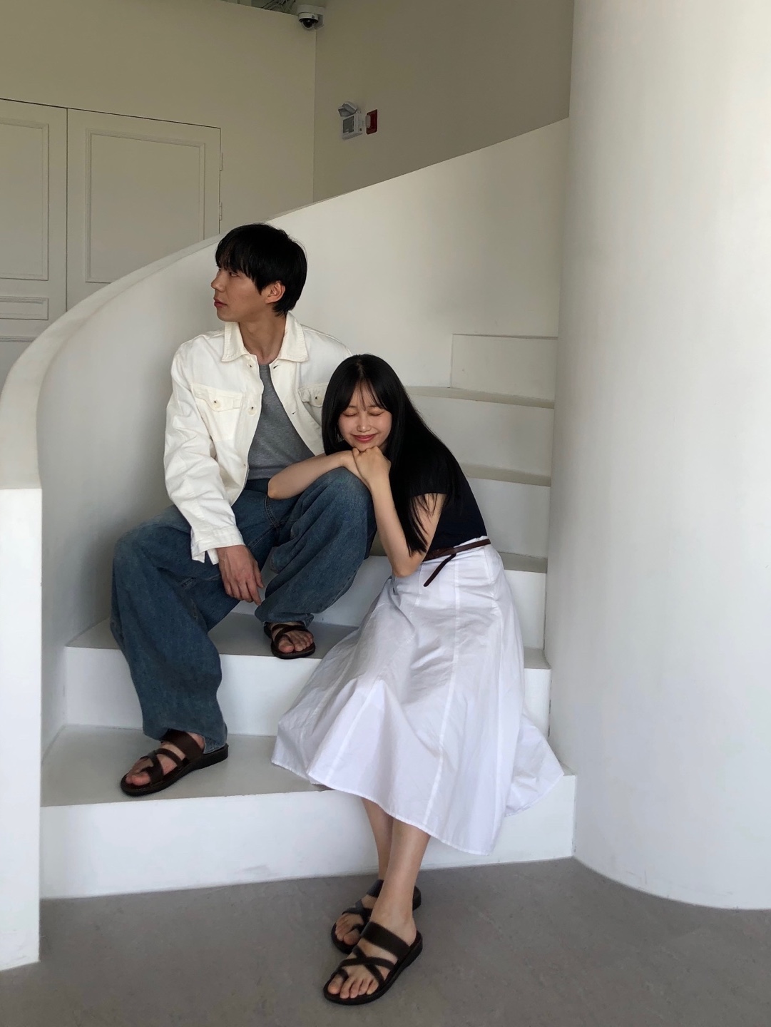 예루살렘 샌들 8 토 로푸 스트랩 더굿셰퍼드 슬라이드 브라운 착용 스타일 - 2