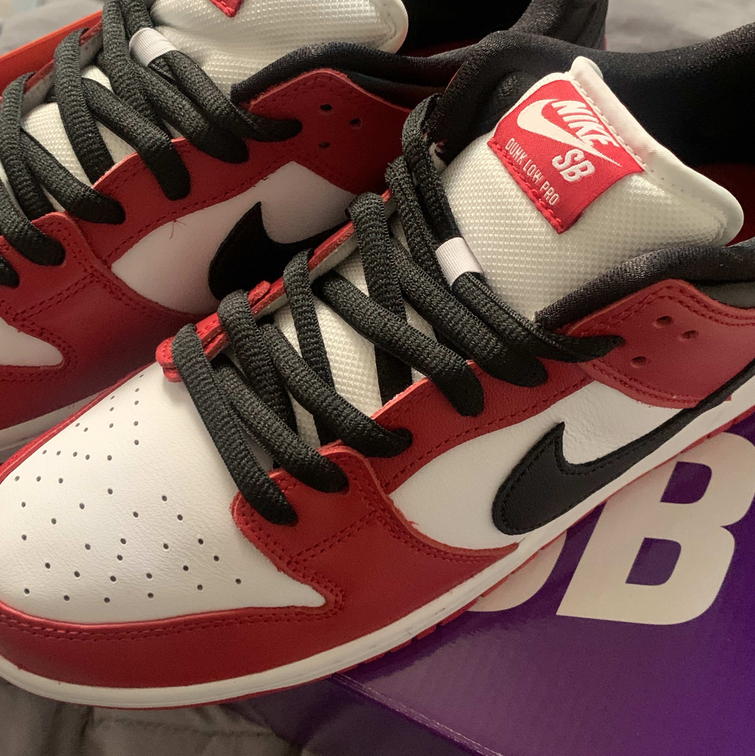 Nike SB Dunk Low Pro Chicago 착용 스타일 - 1