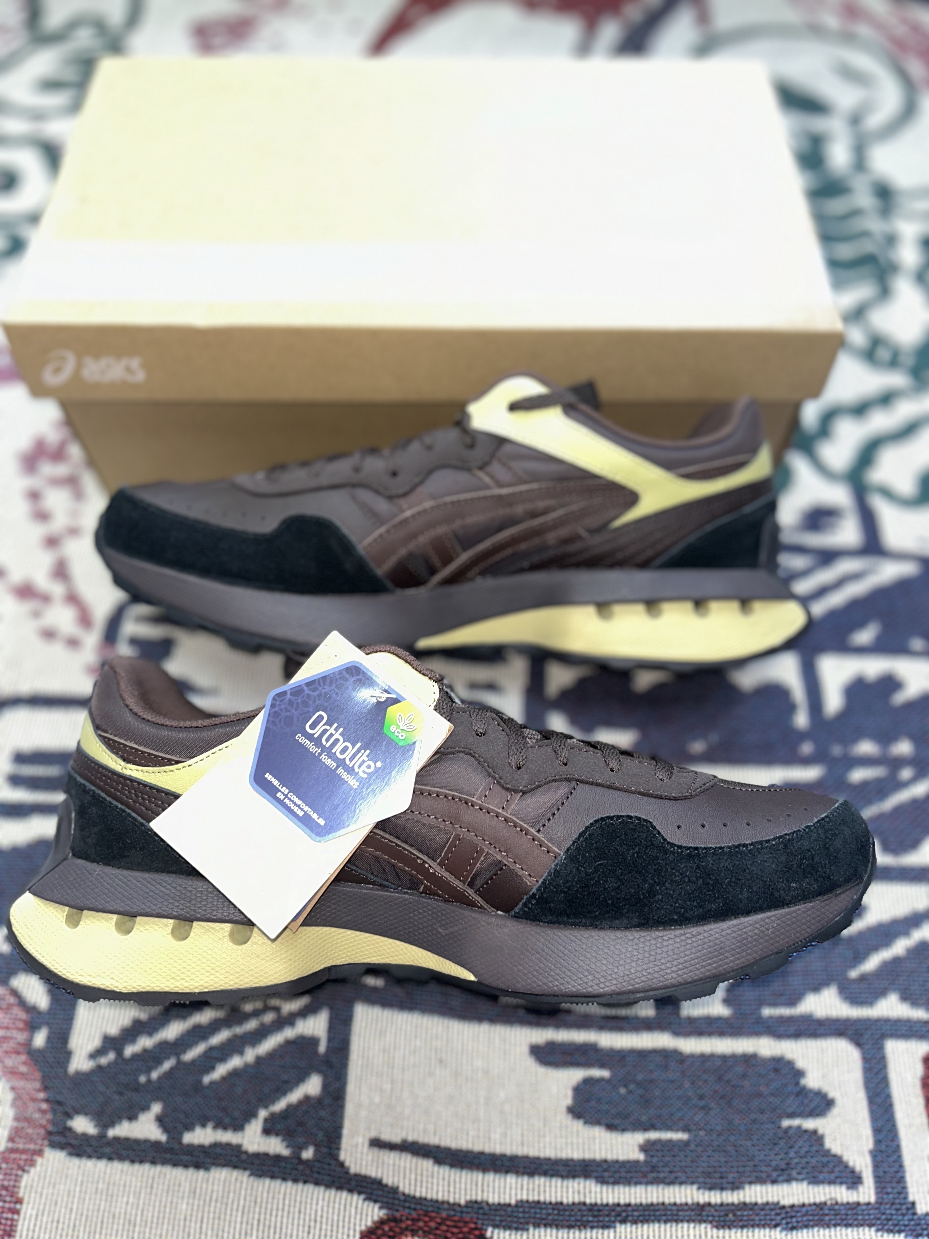 Asics UN1-S Jogger X81 Coffee Bean Dark Brown 착용 스타일 - 1