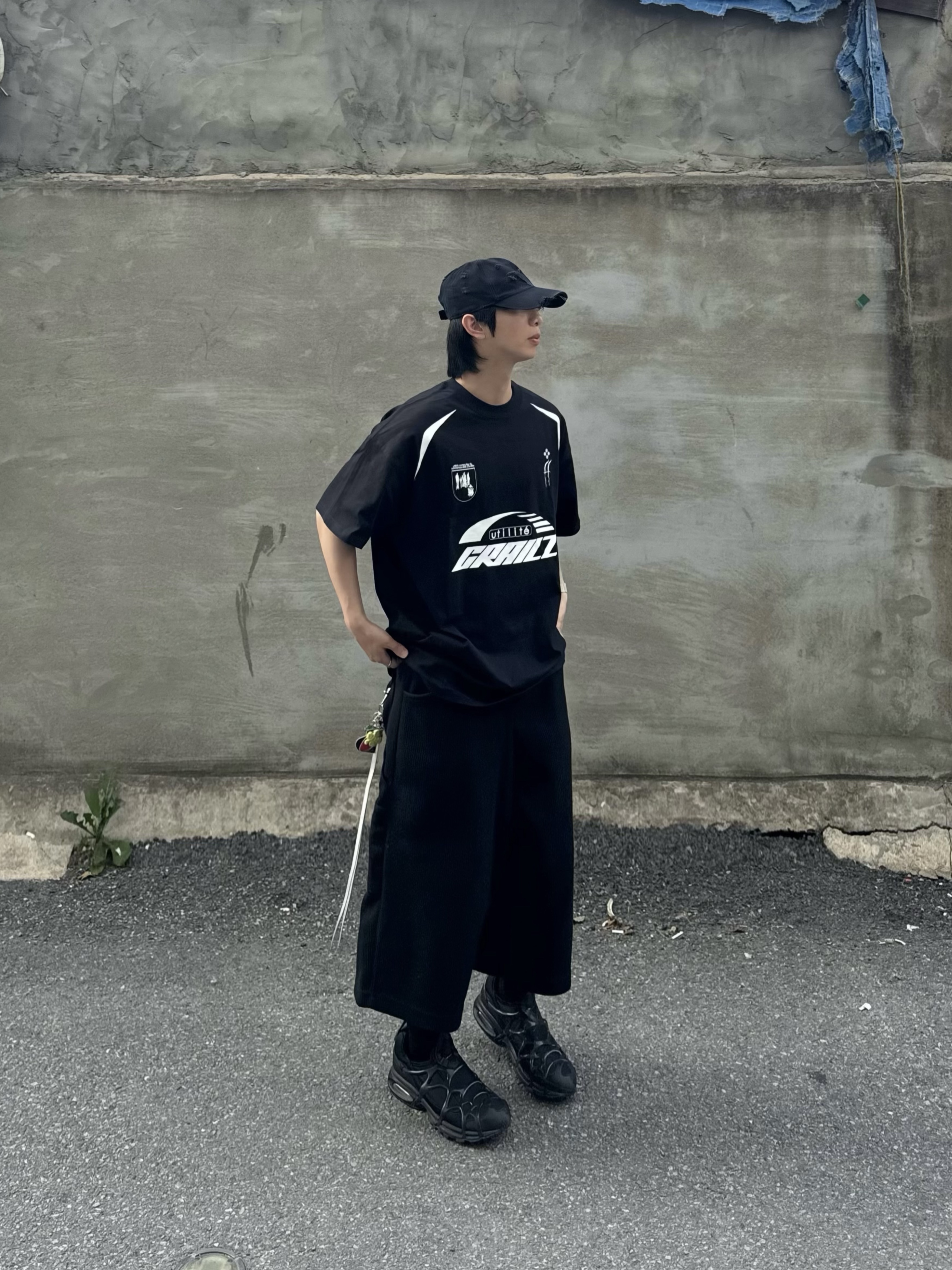 Nike Air Kukini Triple Black, Project G/R Crashed Cap Black 착용 스타일 - 4