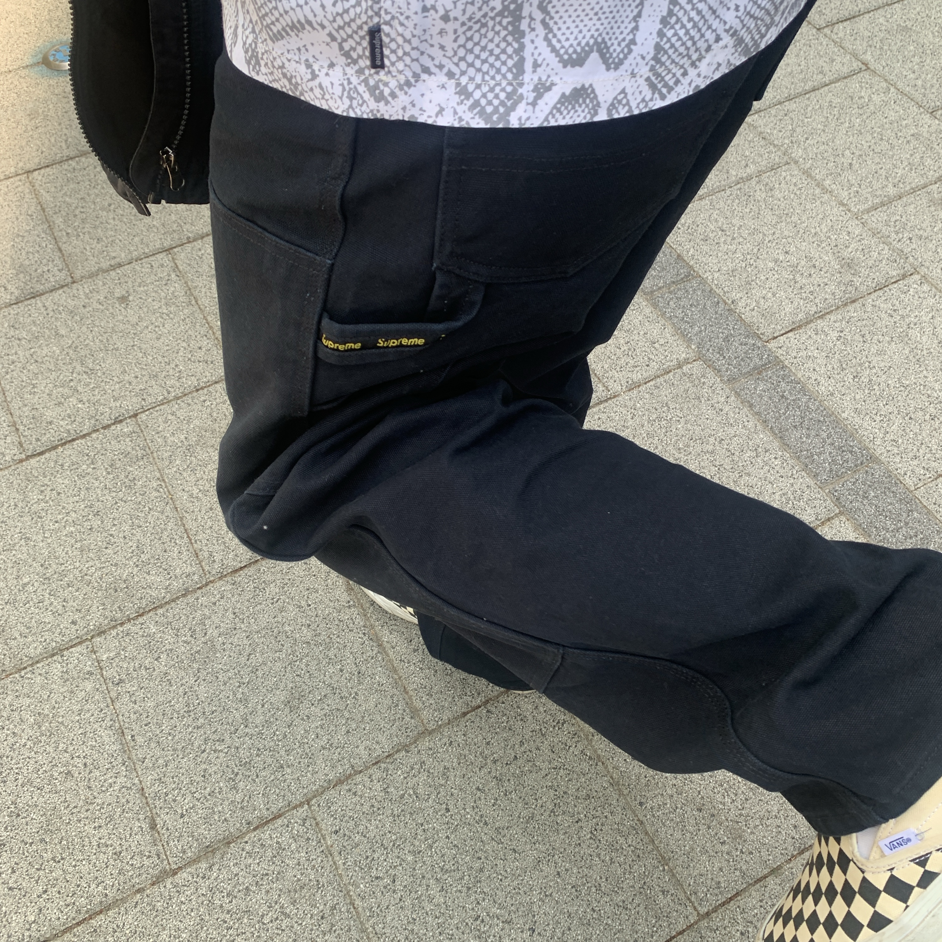 Supreme Snake S/S Shirt White - 24SS, Supreme Double Knee Painter Pant Black - 24SS 착용 스타일 - 6