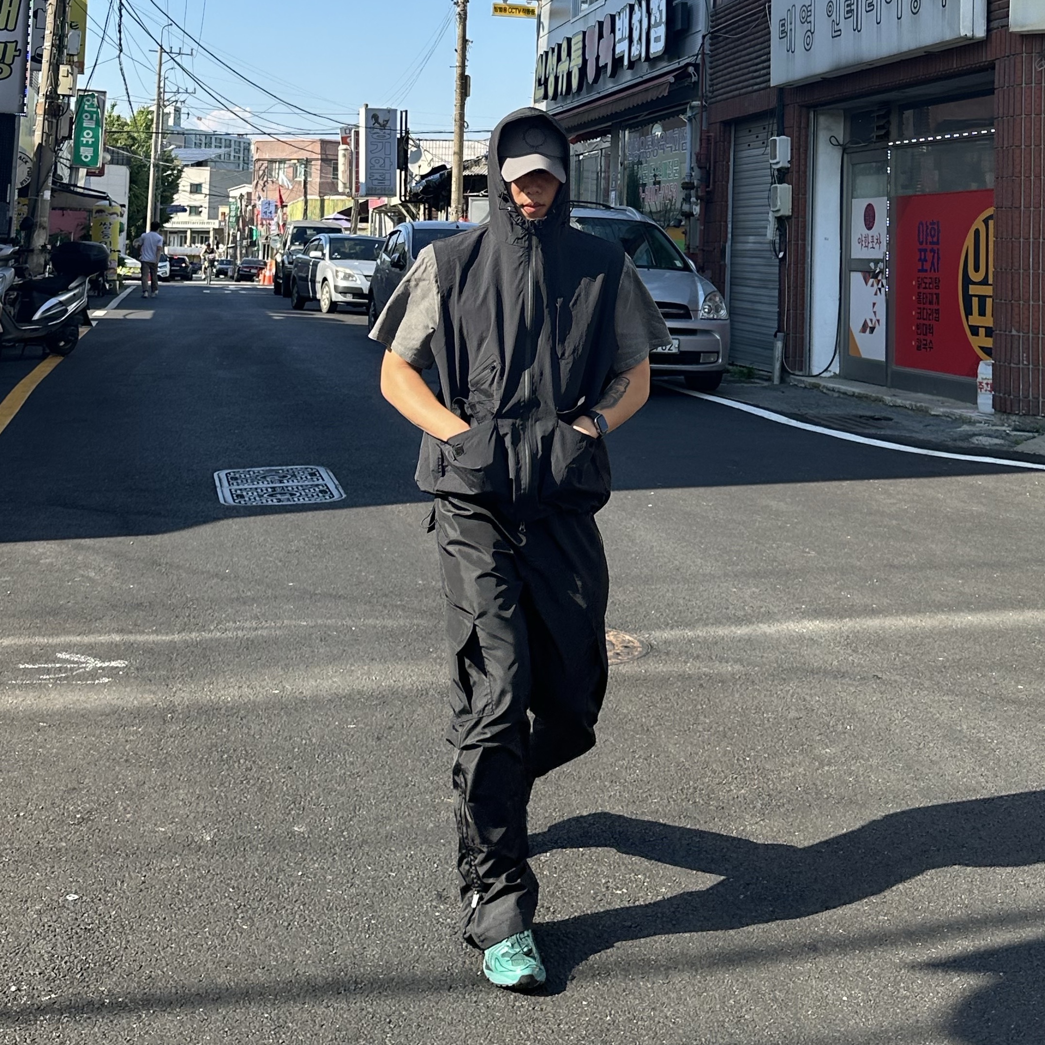 Asics x Unaffected Gel-Kayano 14 Uranus Green, (W) Matin Kim Crisp Logo Ball Cap Silver 착용 스타일