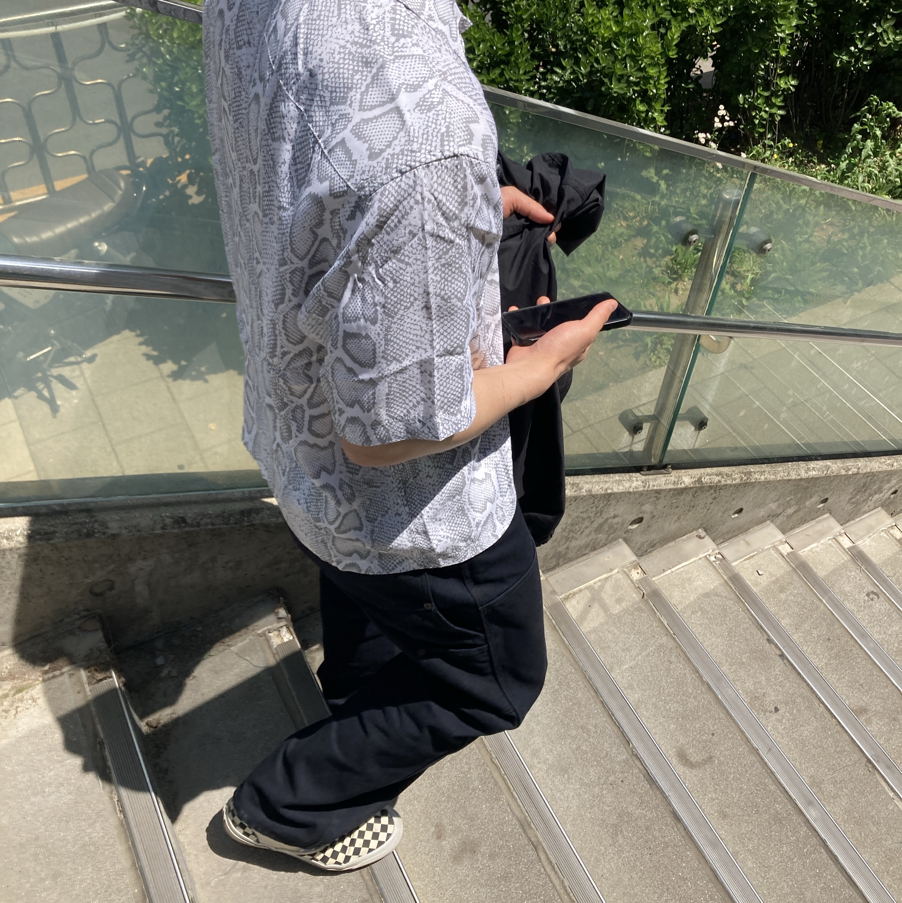 Supreme Snake S/S Shirt White - 24SS, Supreme Double Knee Painter Pant Black - 24SS 착용 스타일 - 2