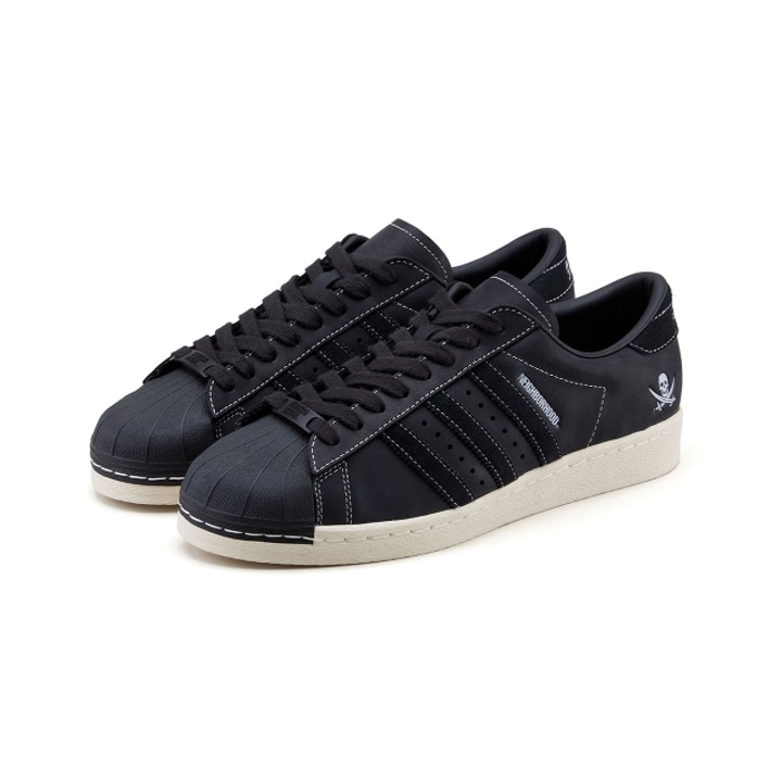 Adidas x Neighborhood Superstar 2024 Grey Cloud White, Adidas x Neighborhood Superstar 80s Core Black 착용 스타일 - 3