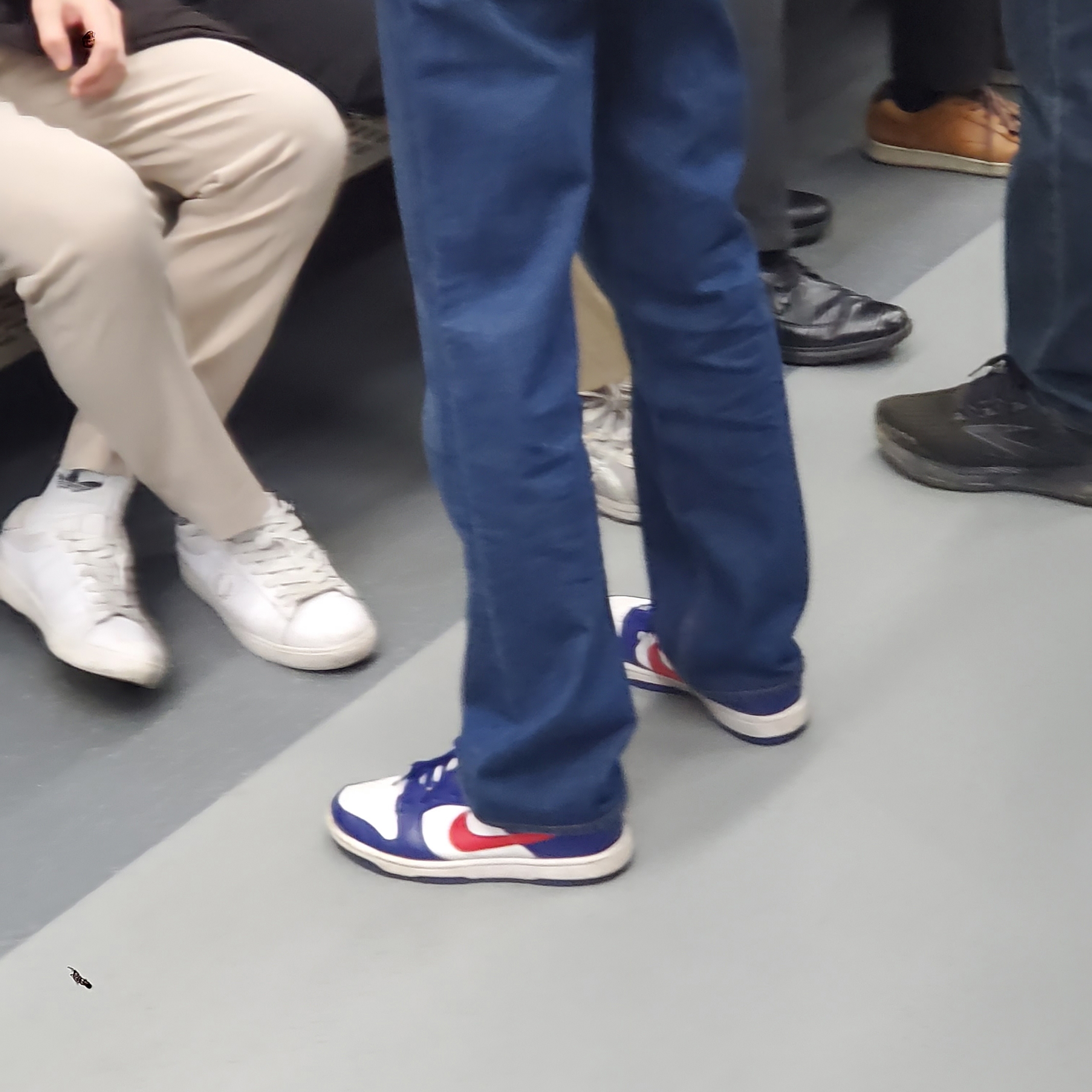(W) Nike Dunk Low White and University Red 착용 스타일