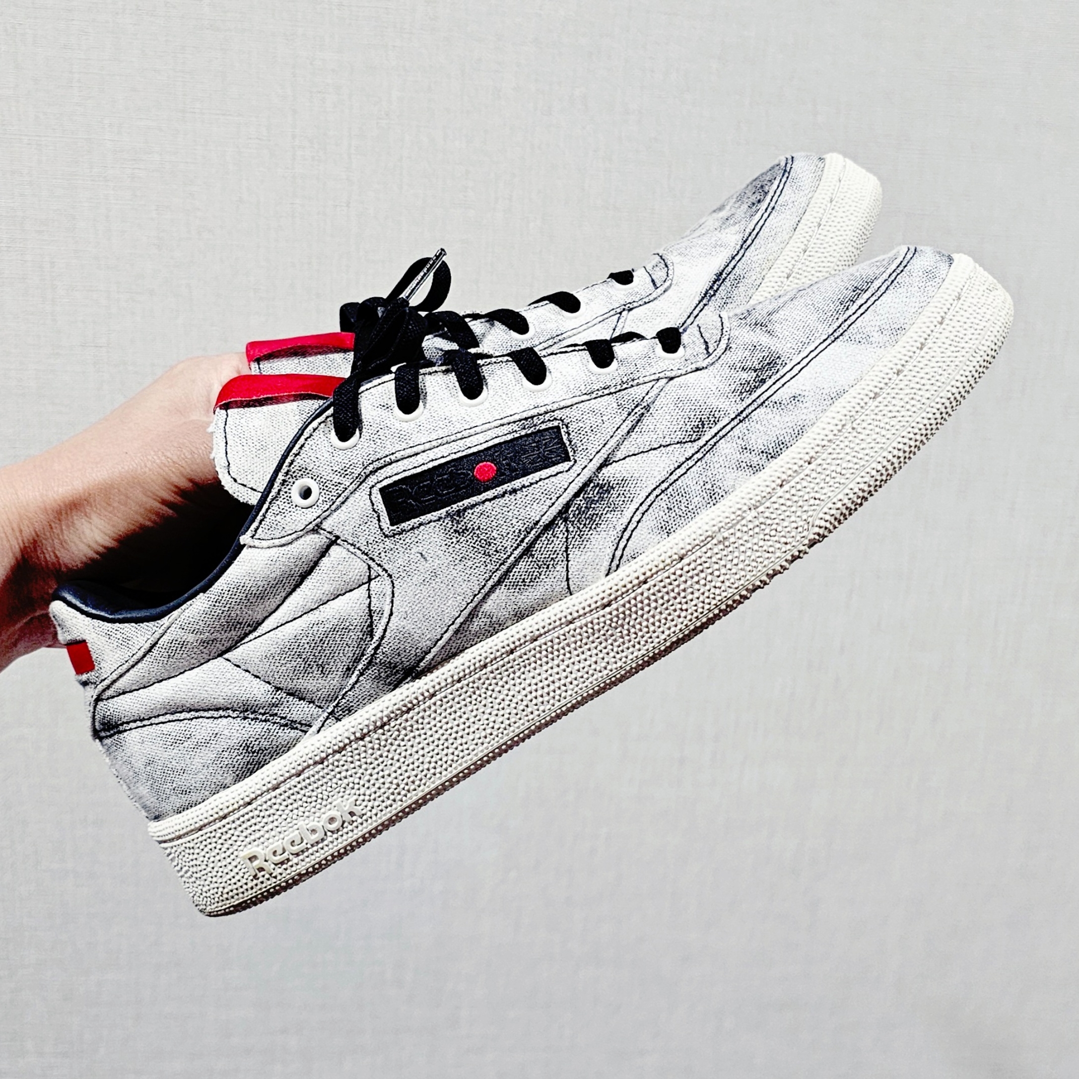 Reebok x Kendrick Lamar Club C Acid Wash 착용 스타일