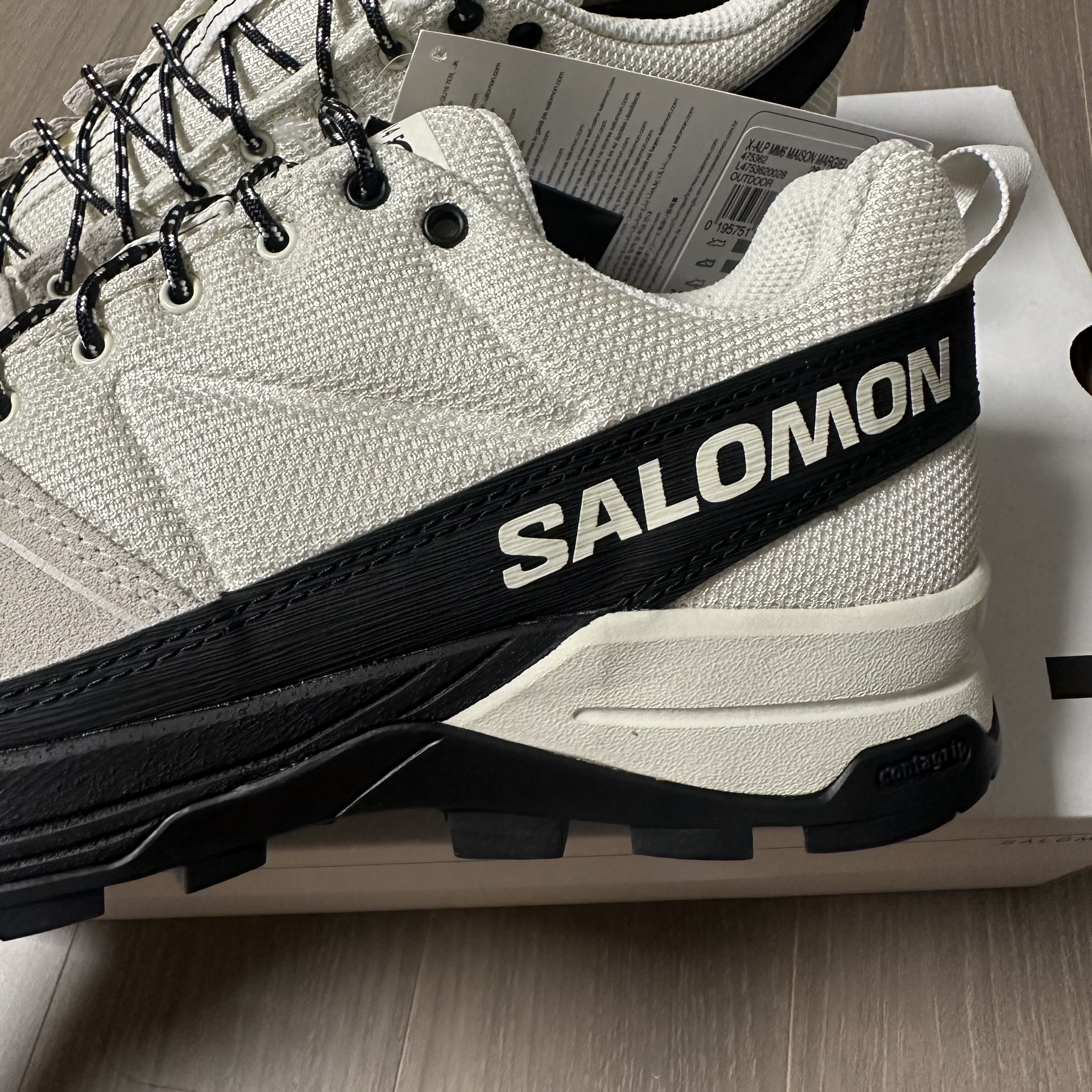 Salomon x MM6 Maison Margiela X-ALP White 착용 스타일 - 3