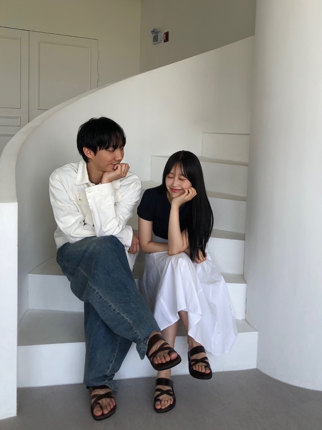 예루살렘 샌들 8 토 로푸 스트랩 더굿셰퍼드 슬라이드 브라운 착용 스타일 - 1