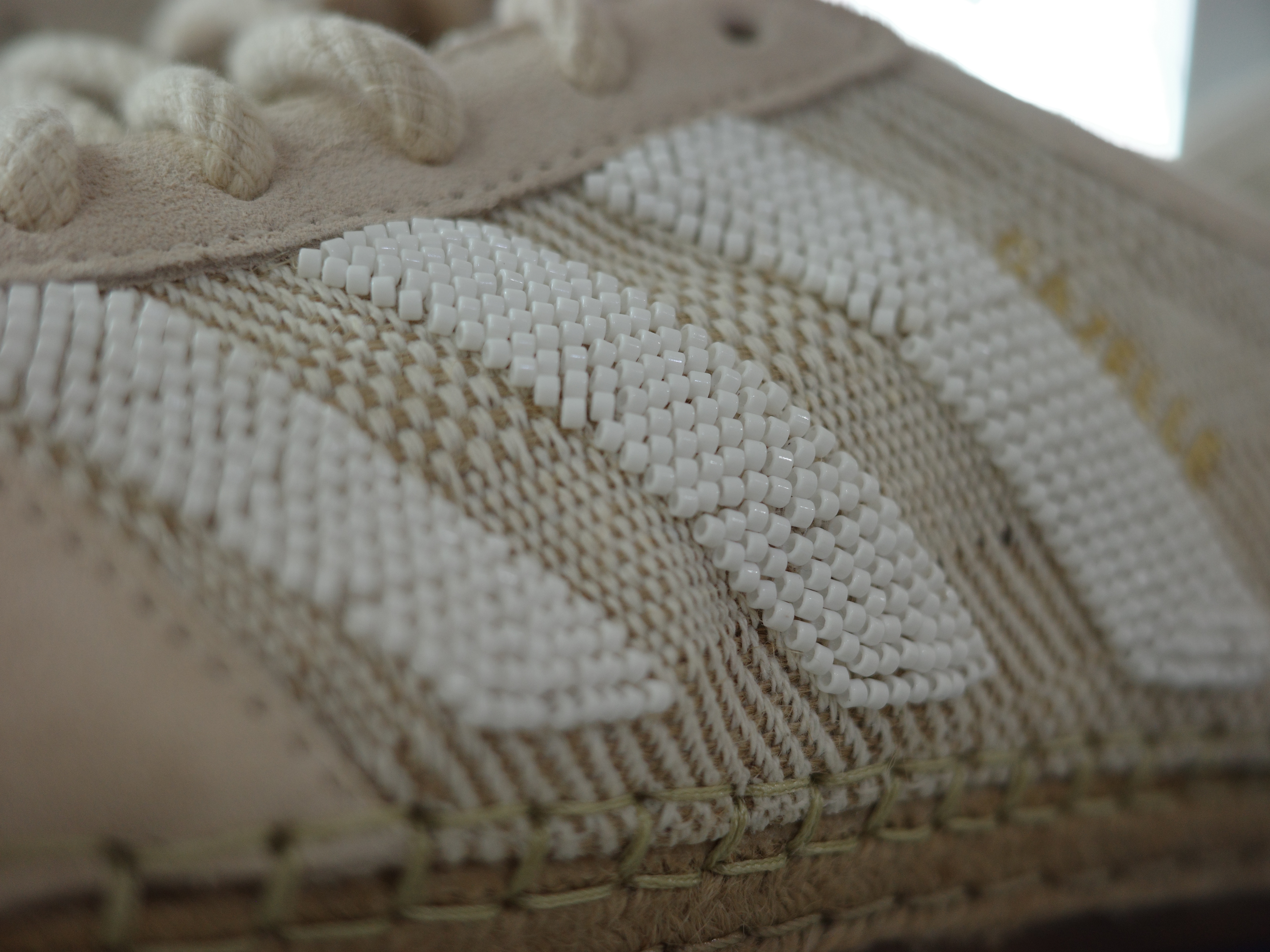 Adidas x Clot Gazelle Halo Ivory Cloud White 착용 스타일 - 3