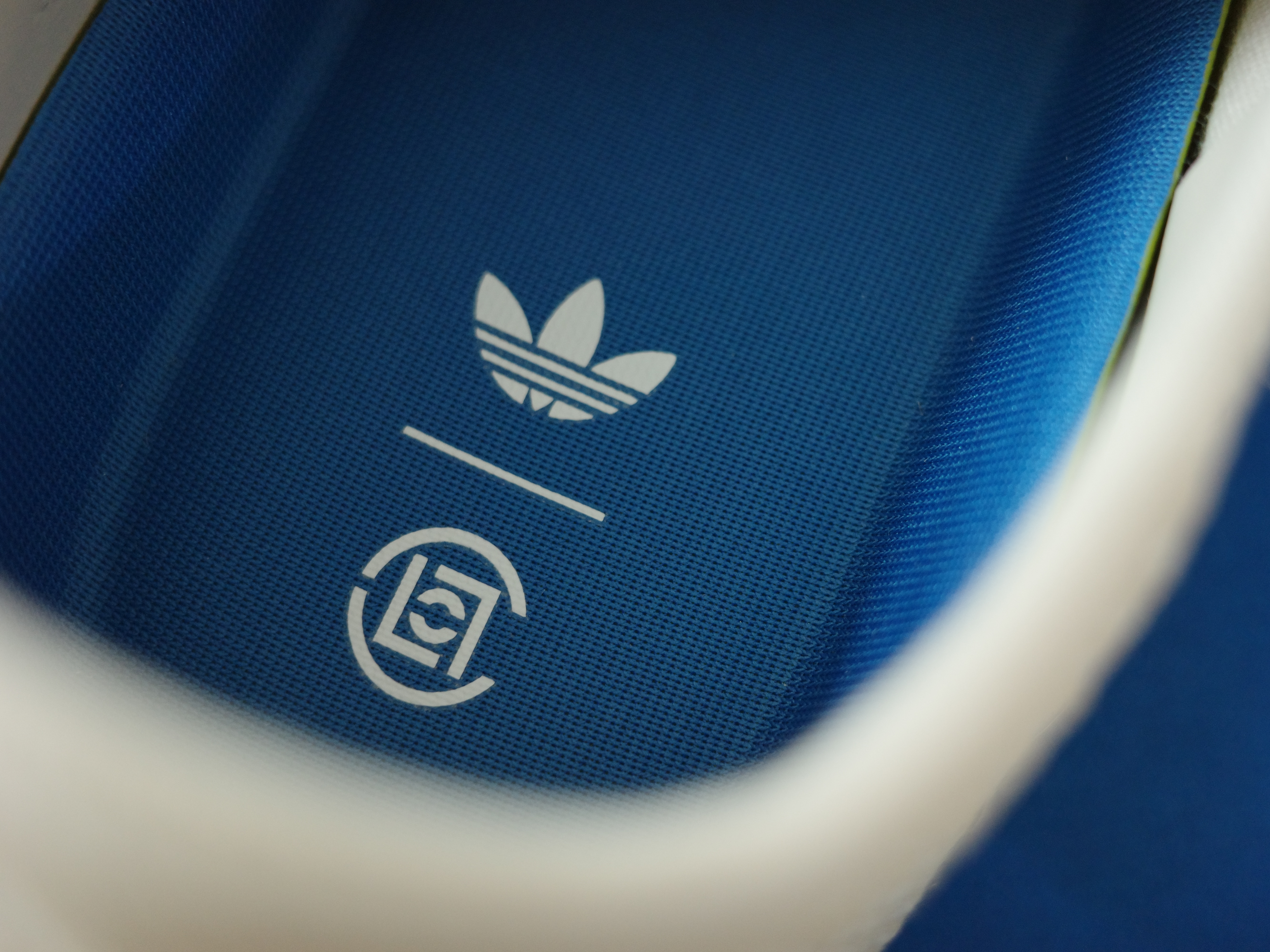 Adidas x Clot Gazelle Halo Ivory Cloud White 착용 스타일 - 5