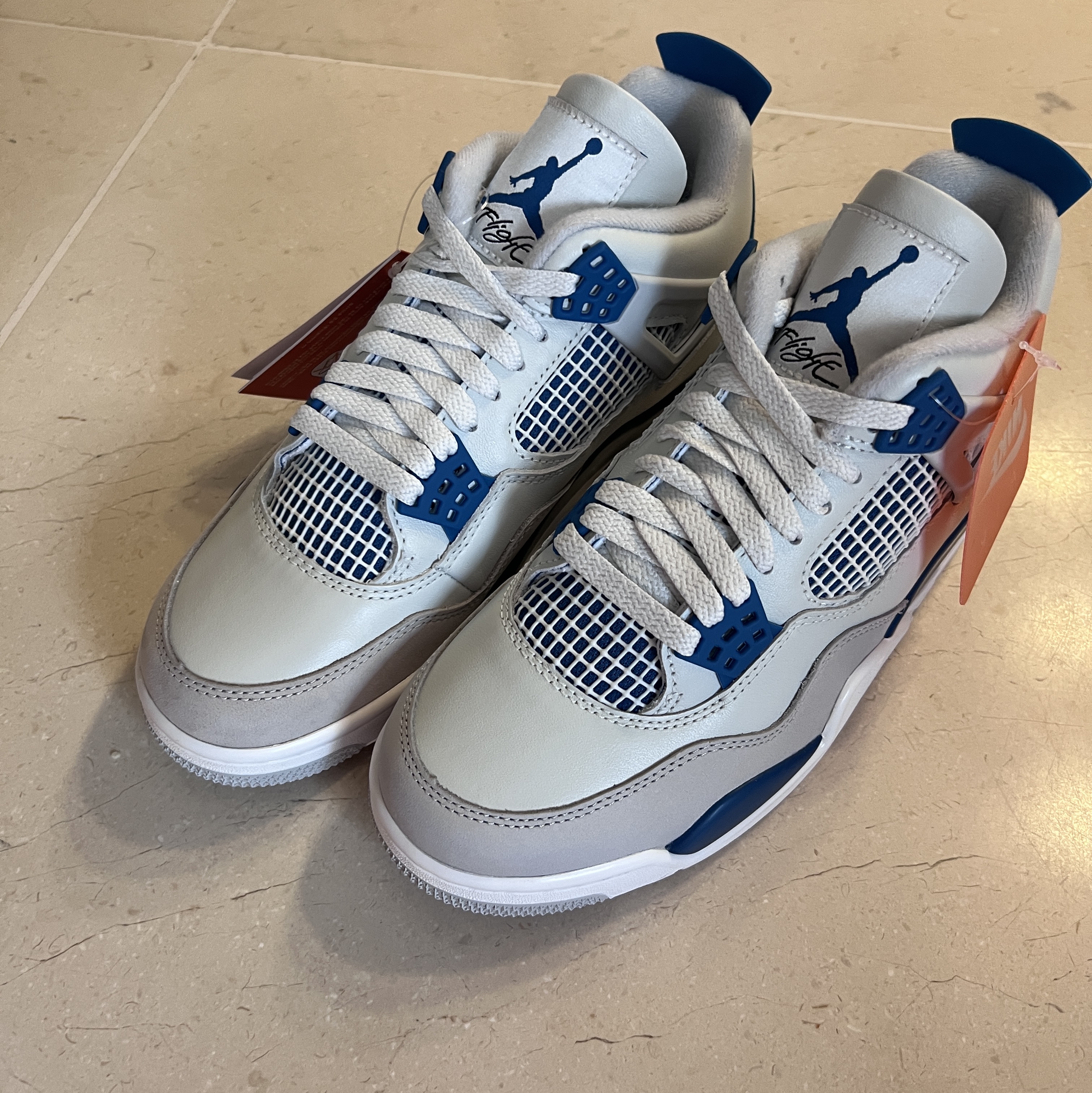 Jordan 4 Retro Industrial Blue 착용 스타일