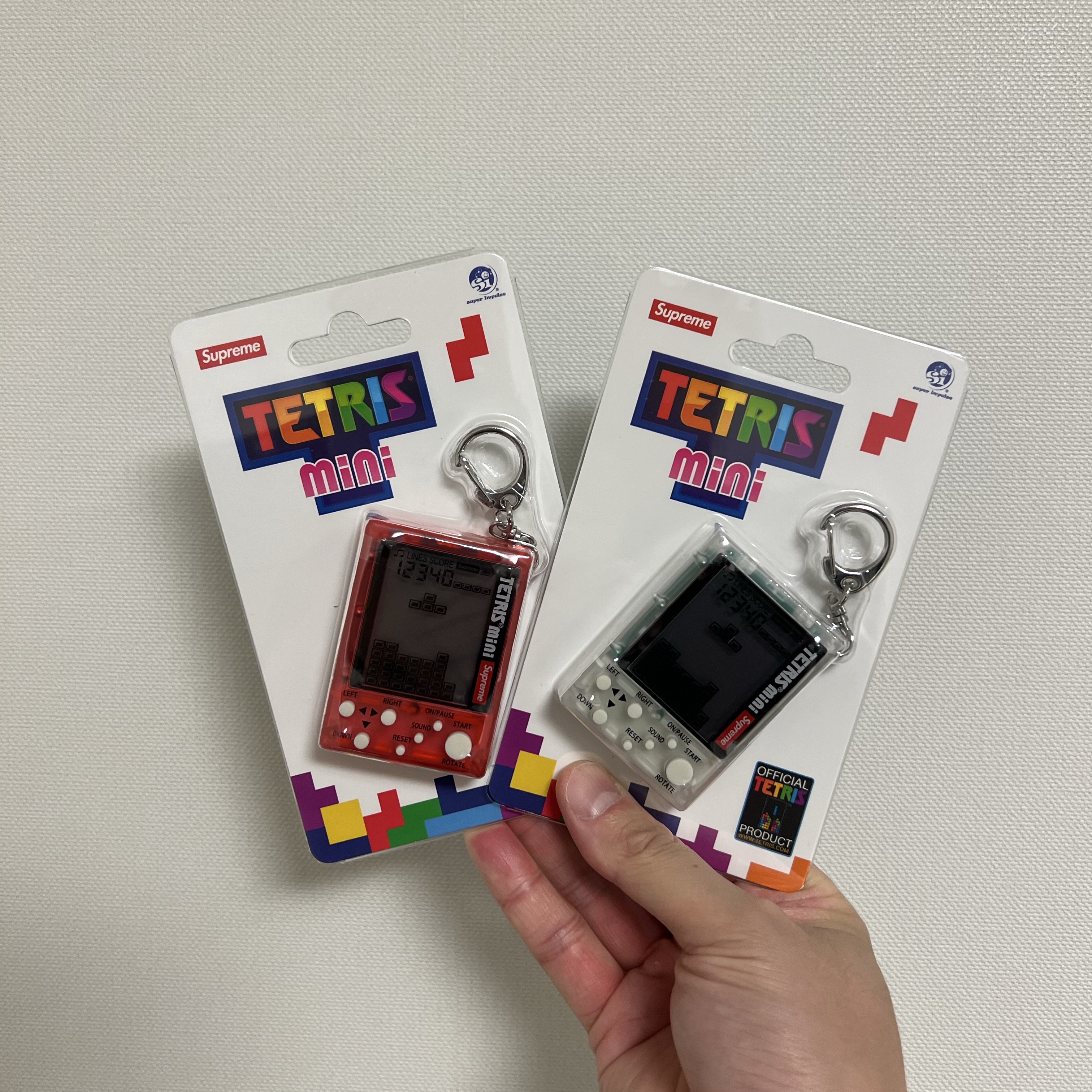 Supreme x Tetris Mini Red - 24SS (Korean Ver.), Supreme x Tetris Mini Clear - 24SS (Korean Ver.) 착용 스타일 - 2