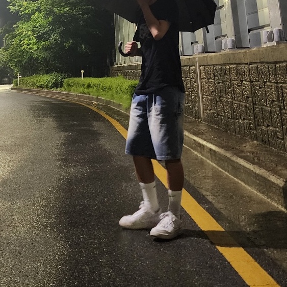 Deus Ex Machina The Bloodnok T-Shirt Black, Nike x Stussy NRG Crew Socks White Black 착용 스타일