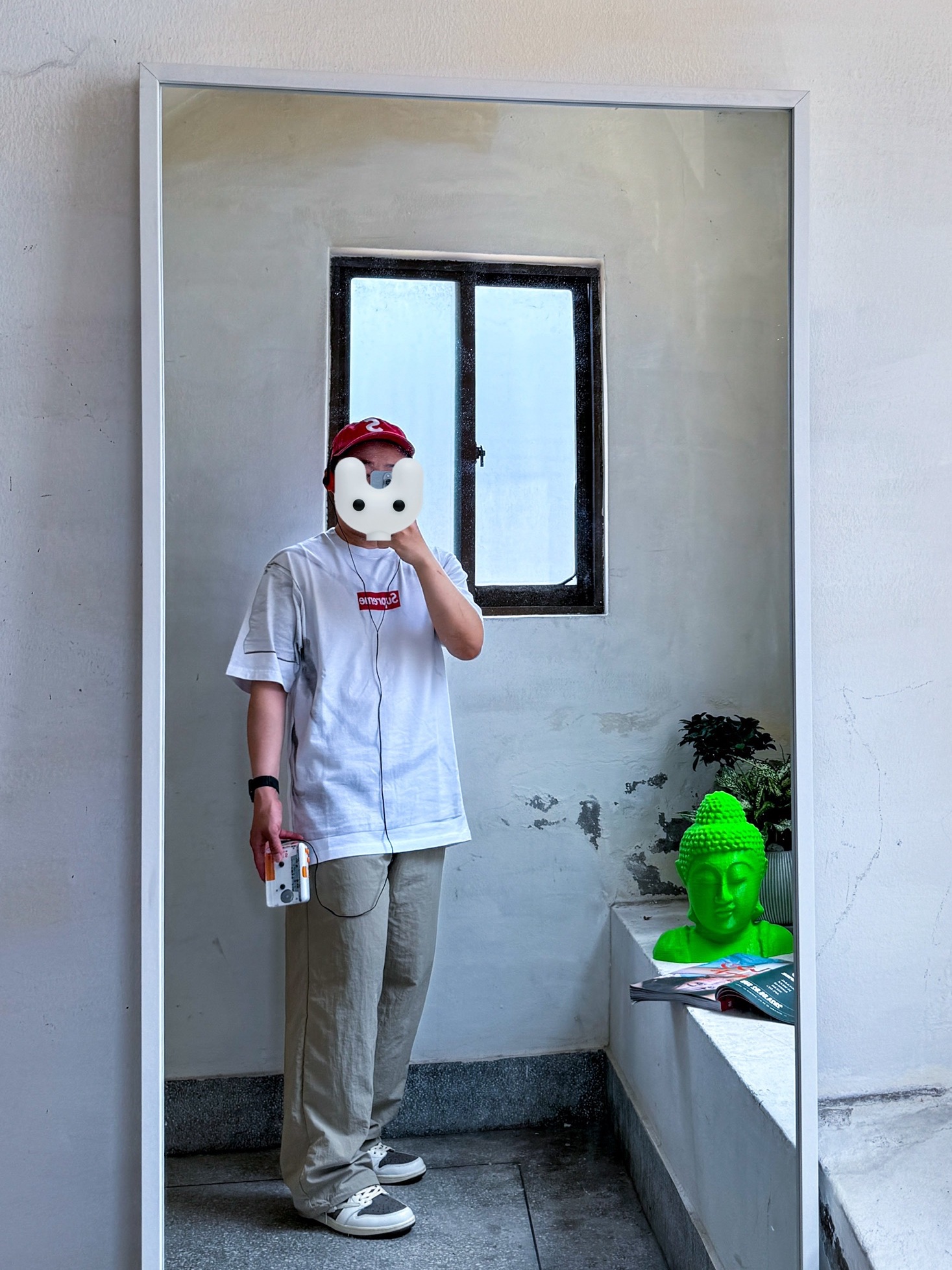 Supreme x MM6 Maison Margiela Box Logo T-Shirt White - 24SS, Jordan 1 x Travis Scott Retro Low OG SP Sail and Ridgerock 착용 스타일