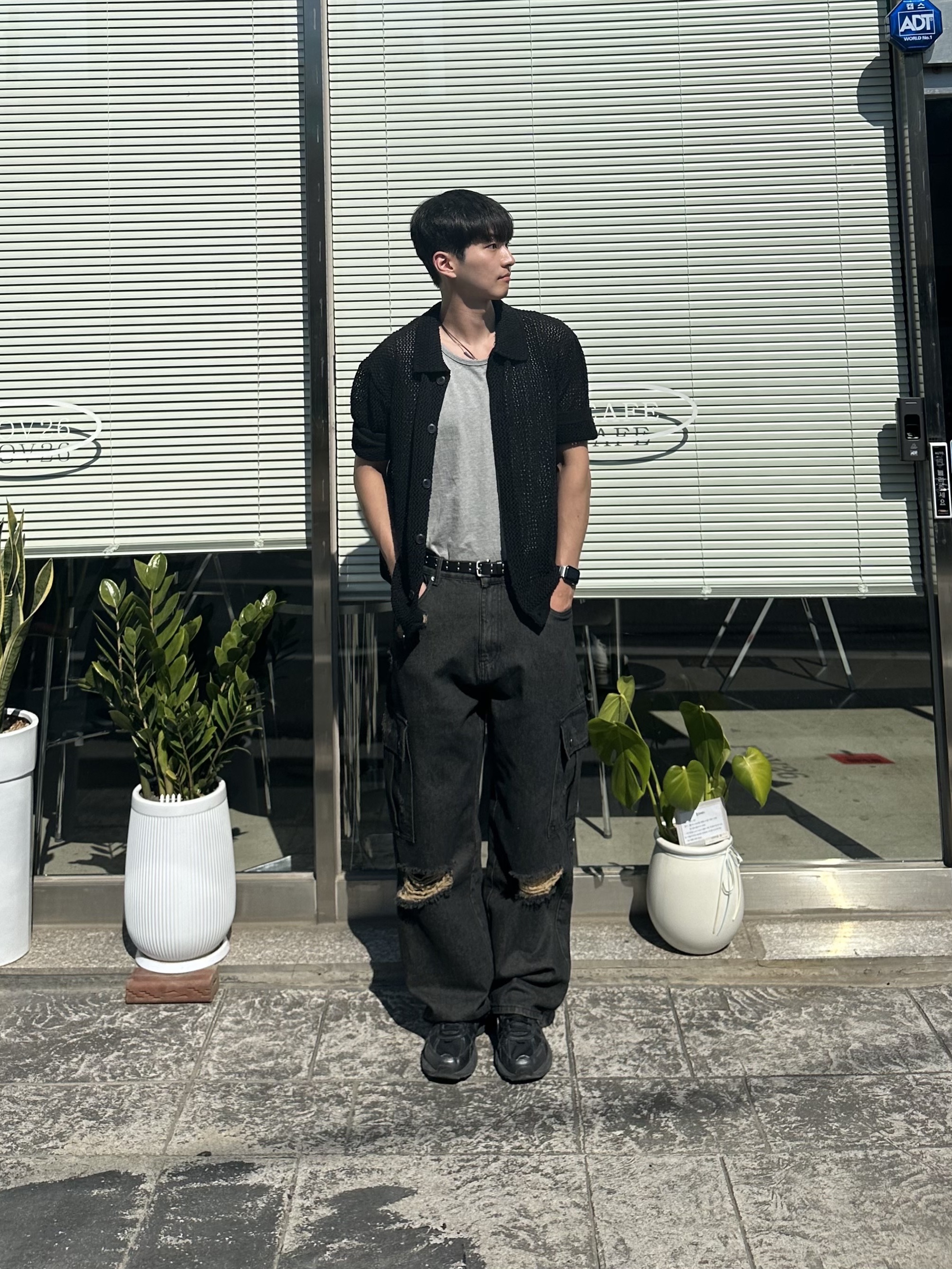 Nike V2K Run Black Anthracite 착용 스타일