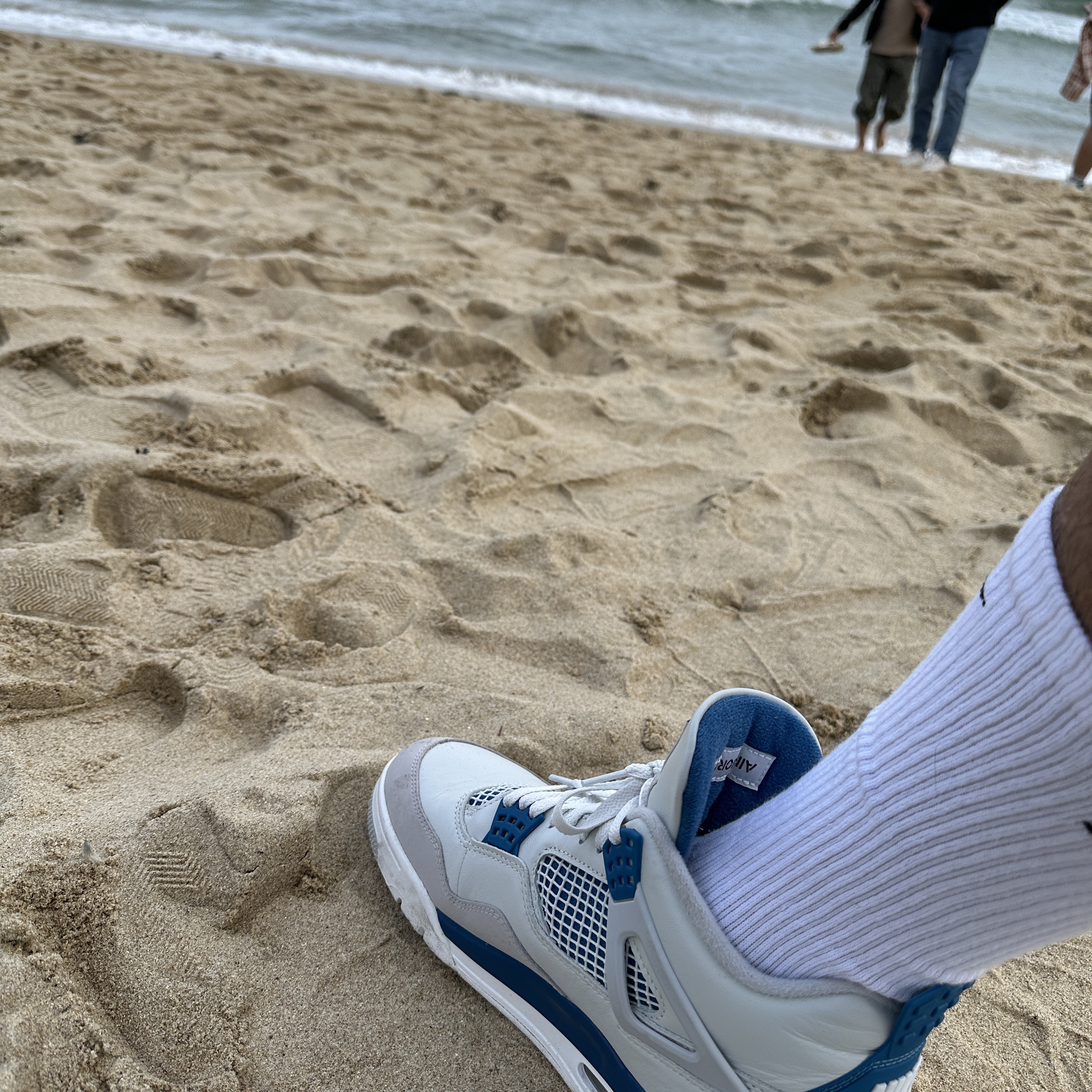 Jordan 4 Retro Industrial Blue 착용 스타일