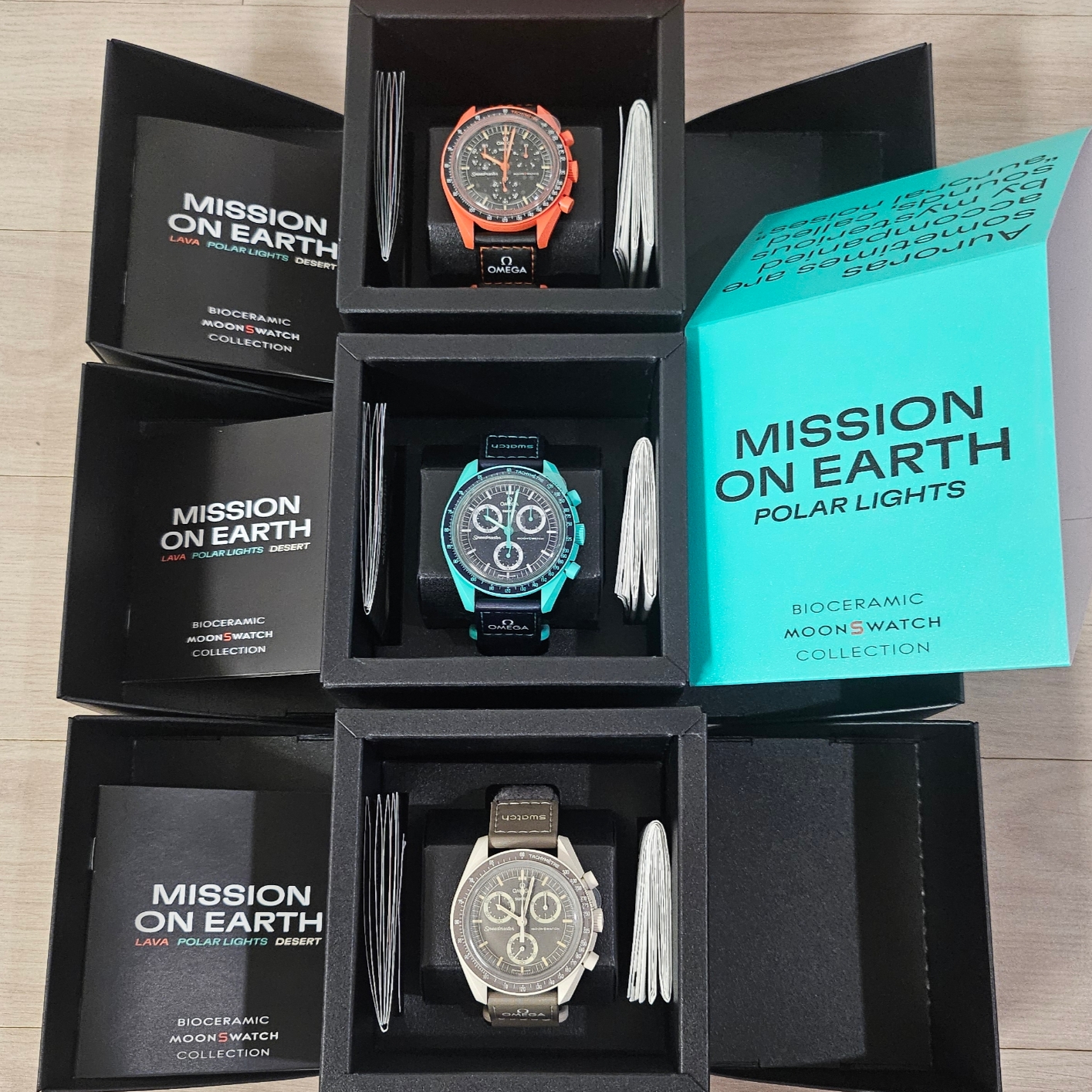 Swatch x Omega Bioceramic MoonSwatch Mission On Earth Lava, Swatch x Omega Bioceramic MoonSwatch Mission On Earth Dessert 착용 스타일 - 3