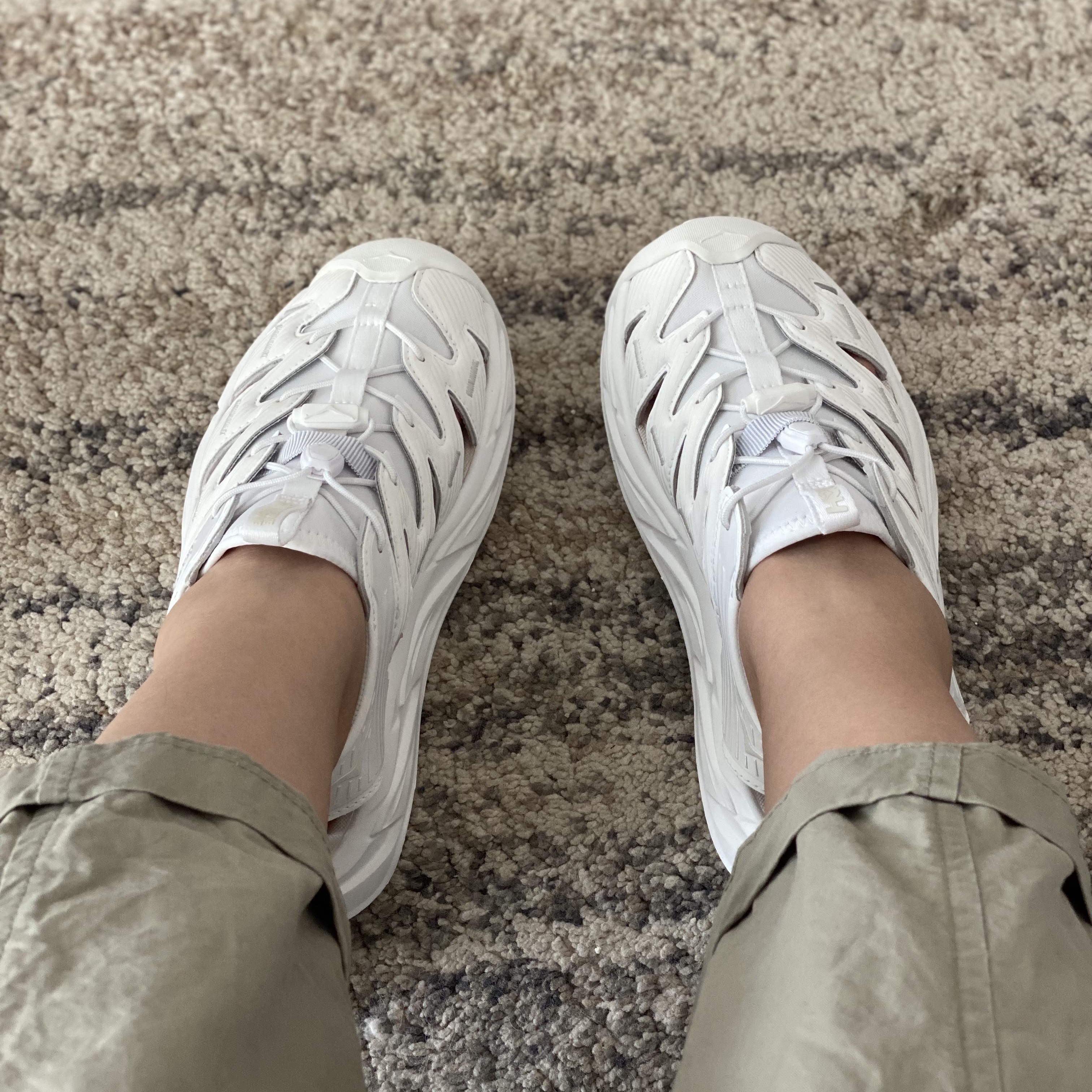 Hoka Hopara White 착용 스타일