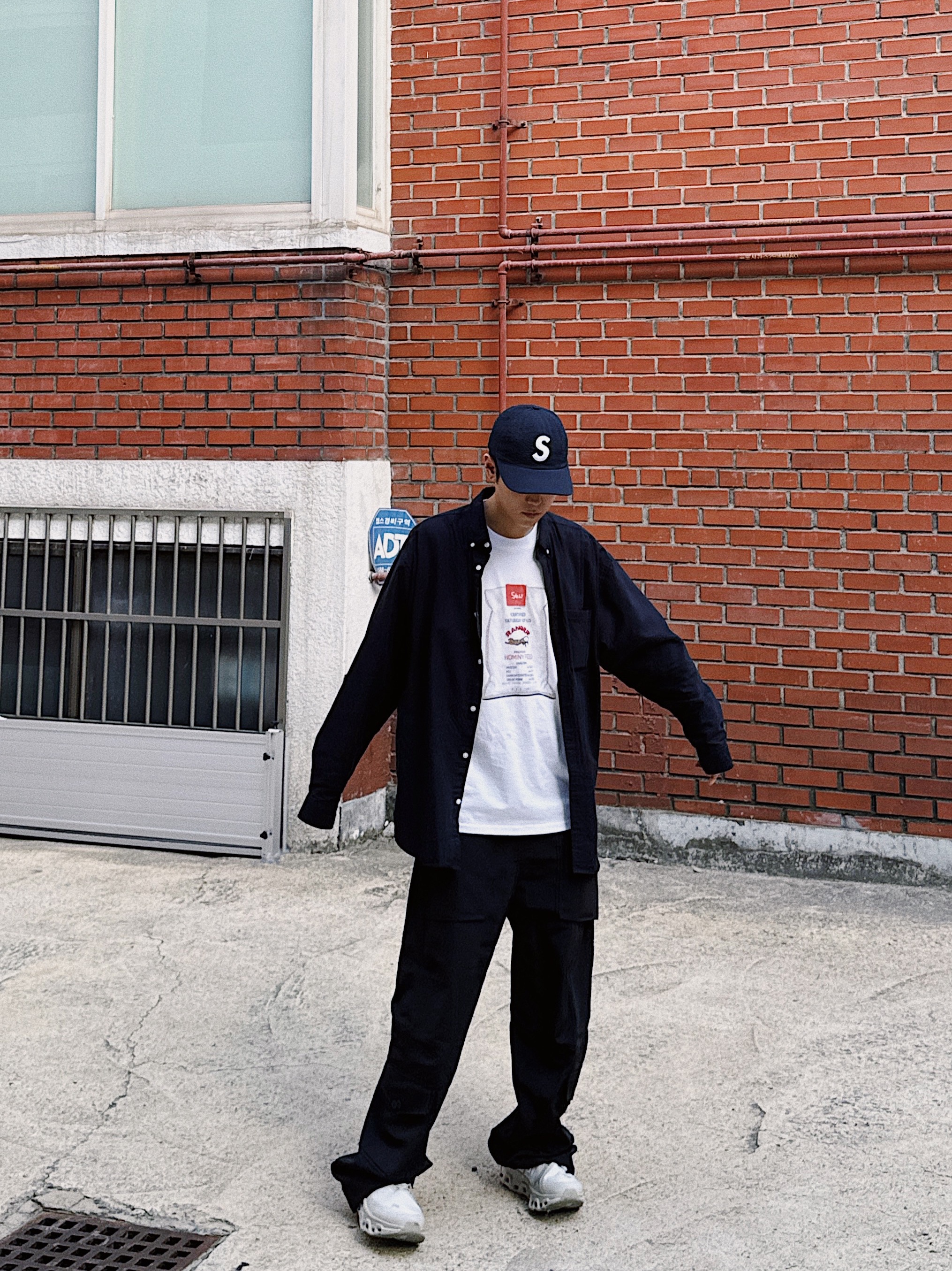 STU Women's Burlap Bag Printing Beads T-shirt White, Supreme Small Box Shirt Washed Black - 24SS 착용 스타일 - 7