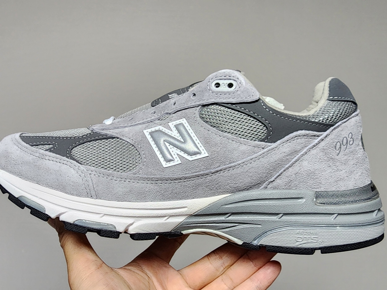 New Balance 993 Made in USA Grey - D Standard 착용 스타일