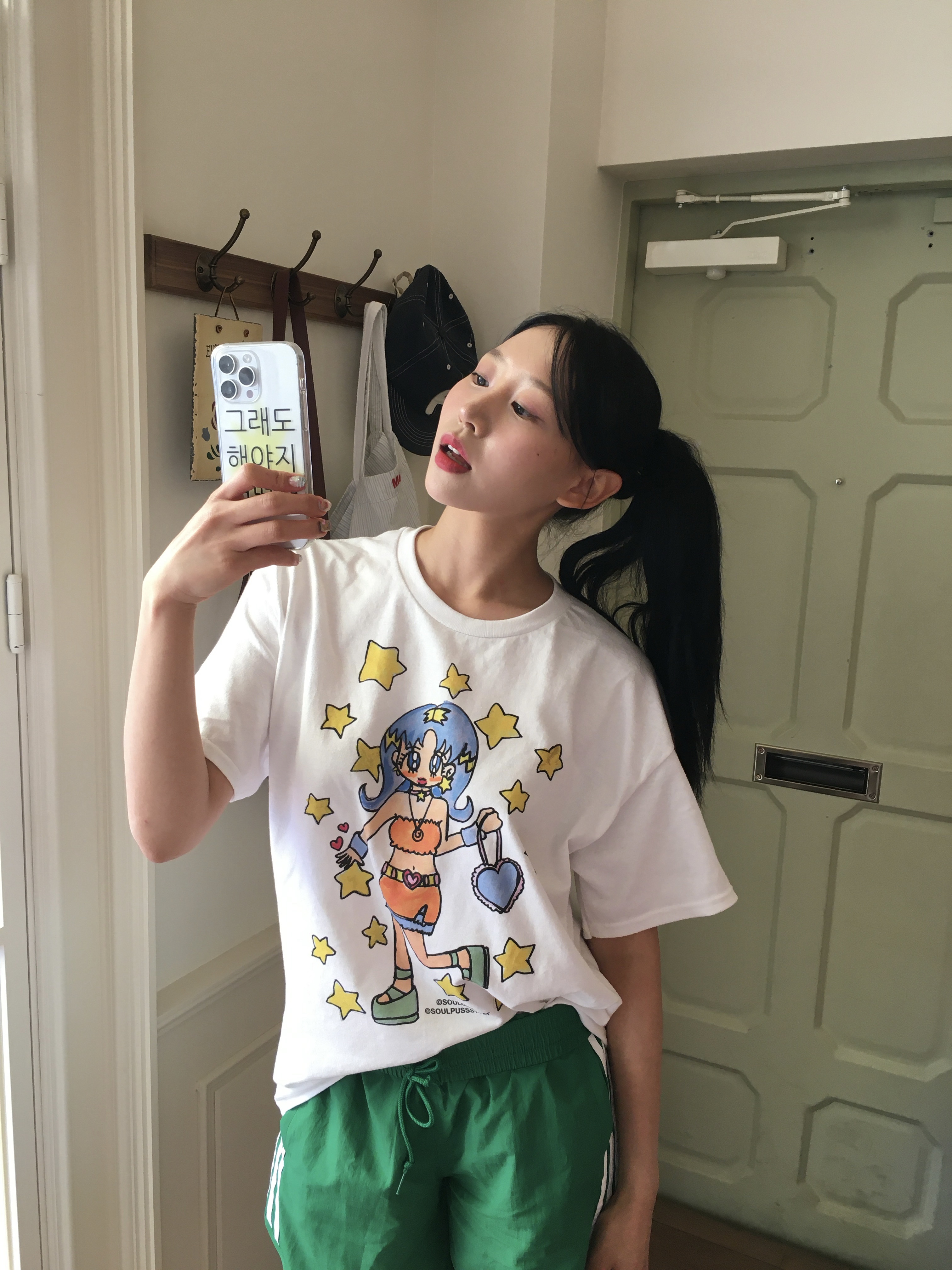 Adidas Adicolor Classic Sprinter Shorts Green - KR Sizing, Soulpussycat Soulgirl T-Shirt No. 2 White 착용 스타일 - 2