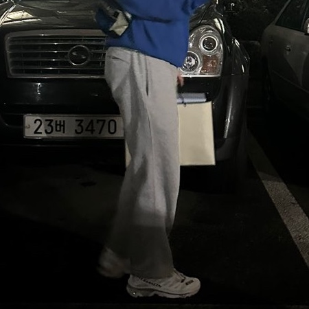 Supreme Waist Bag Blue - 23FW, Salomon XT-4 White Lunar Rock 착용 스타일