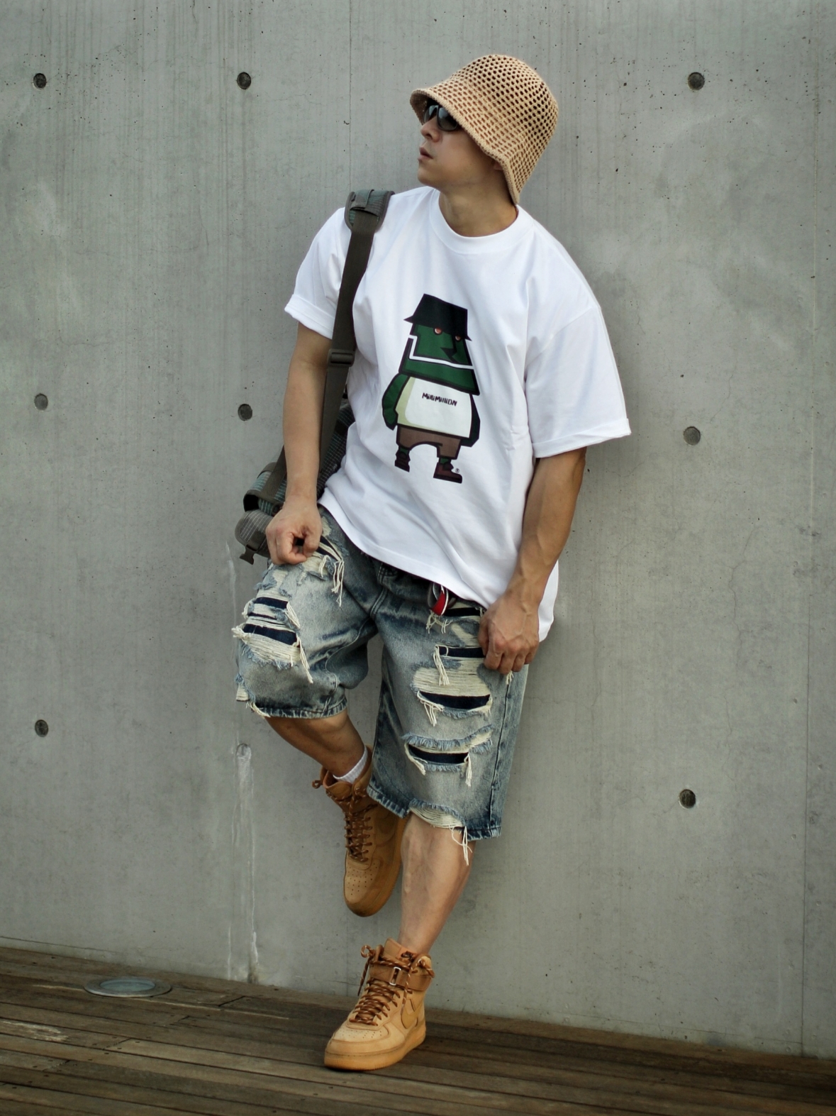 Supreme Mini Duffle Bag Woodland Camo - 24SS, Nike Air Force 1 High '07 LV8 WB Flax 착용 스타일 - 3