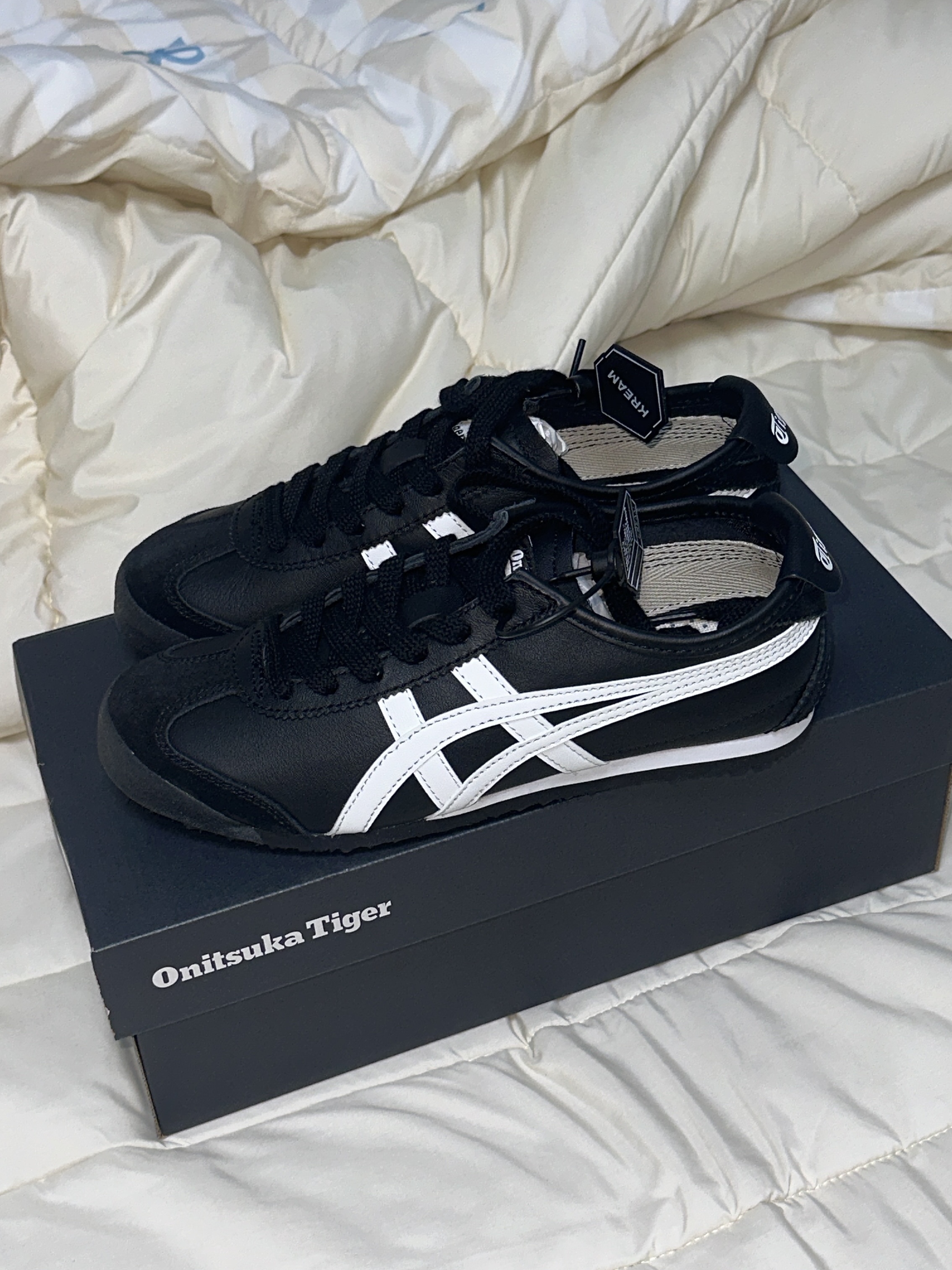 Onitsuka Tiger Mexico 66 Black White 착용 스타일 - 3