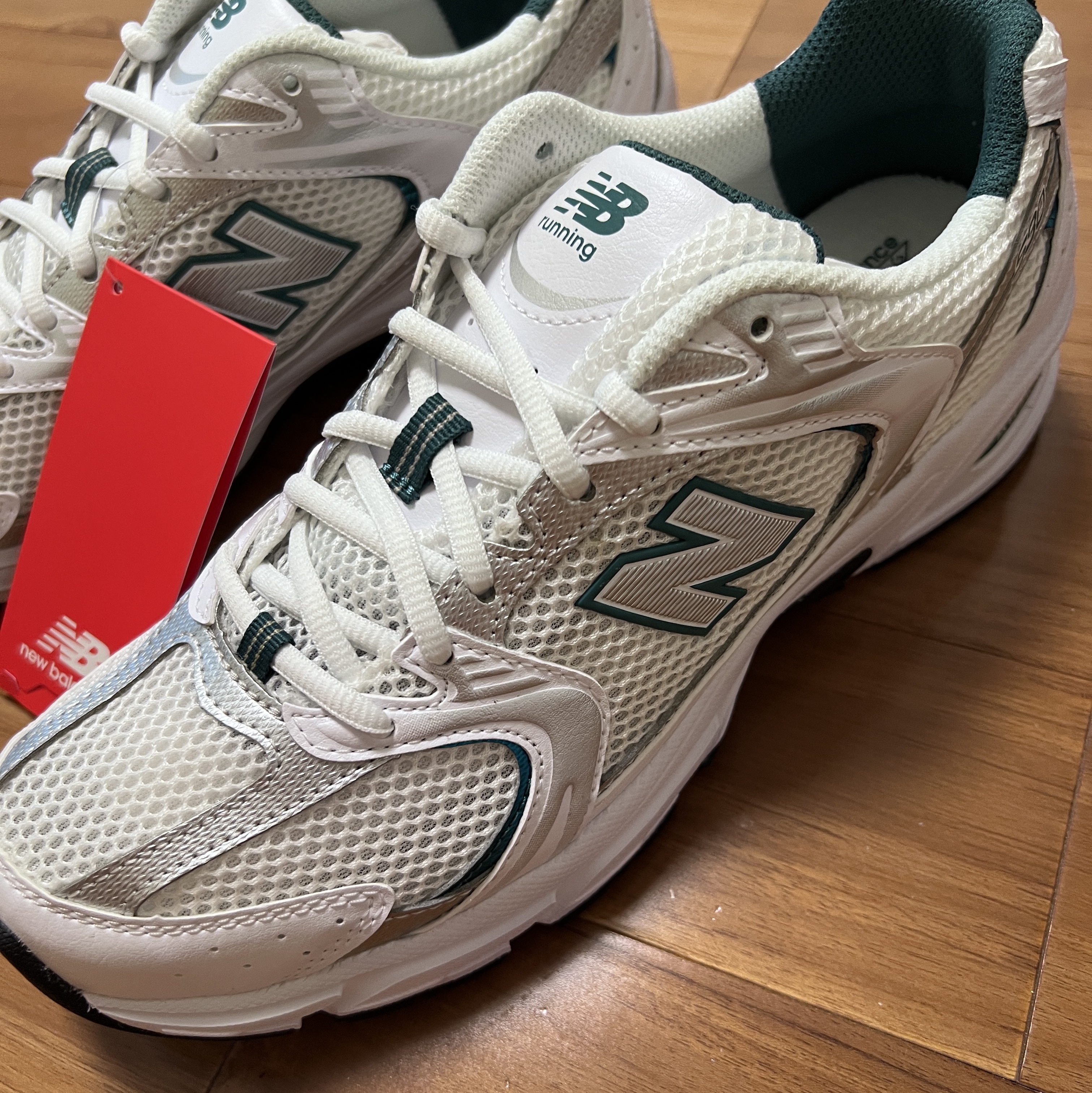 New Balance 530 Steel Grey 착용 스타일