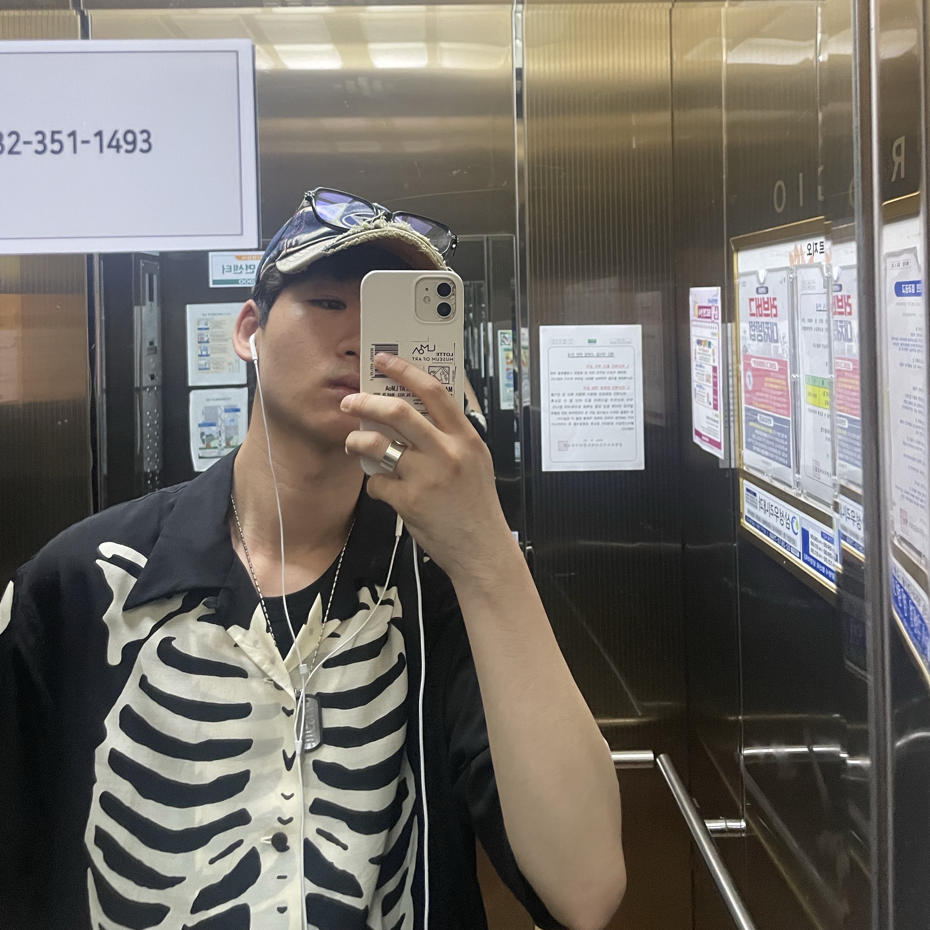 Diesel C-Seymon Treated Denim Baseball Cap Blue White, Kapital Silk Rayon Bone Aloha Shirt Black 착용 스타일 - 1