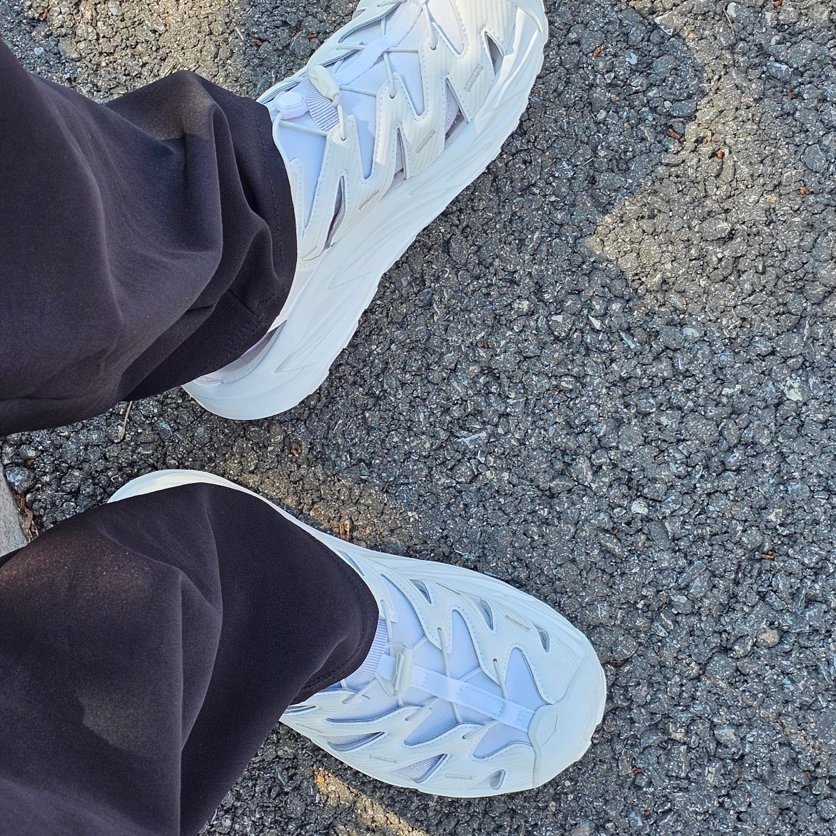 Hoka Hopara White - 24FW 착용 스타일