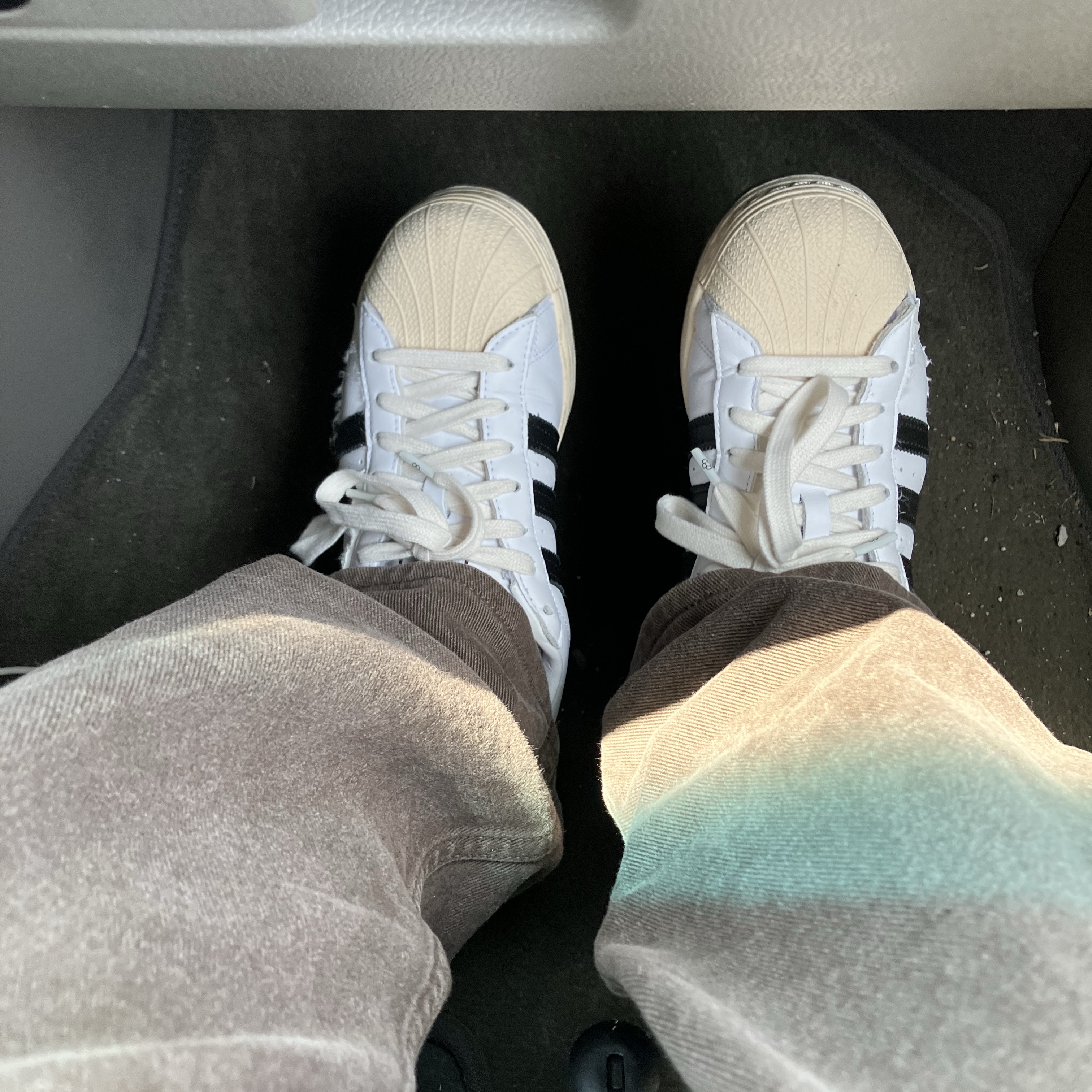 Adidas x Taegeukdang Superstar White Black 착용 스타일 - 2