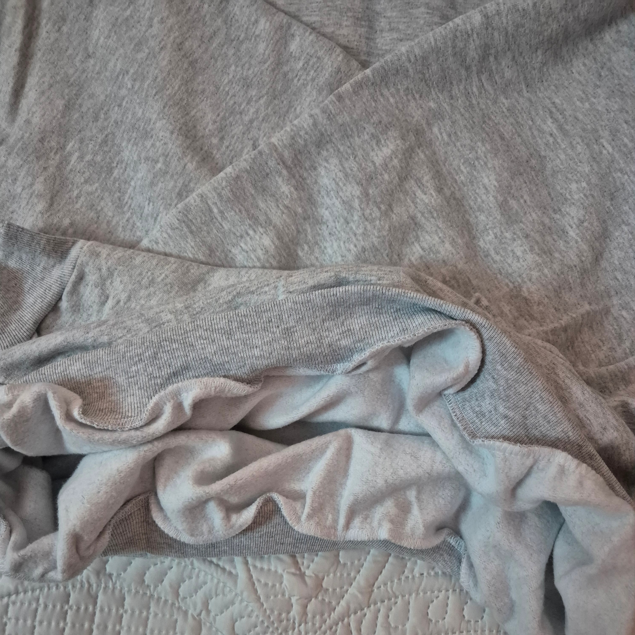 Yeezy x Gosha Rubchinskiy YZY Black Dogs Hoodie Heather Grey 착용 스타일 - 2