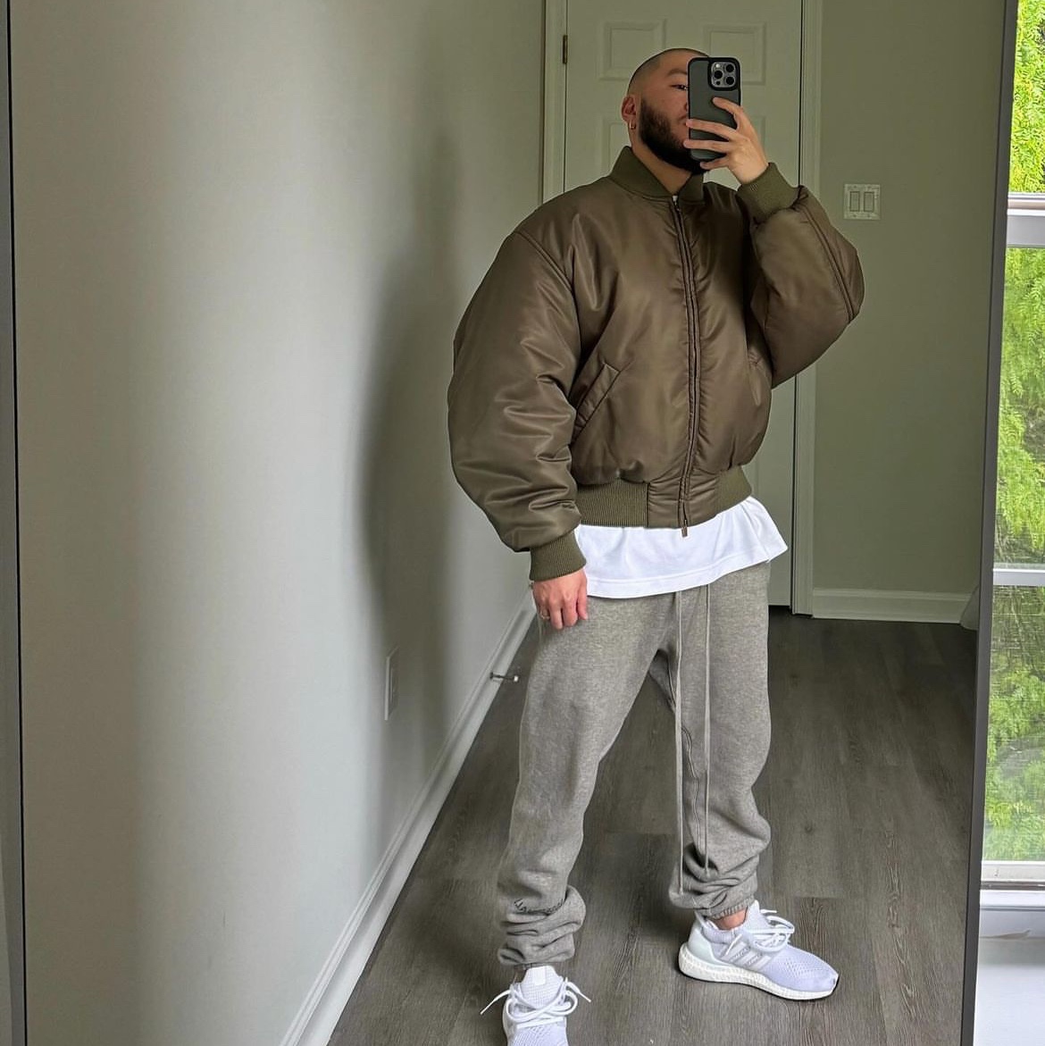 Fear of God Eternal Nylon Twill Bomber Jacket Olive, Adidas Ultraboost 1.0 Retro Triple White 2020 착용 스타일