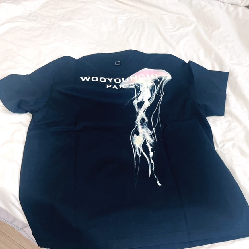 Wooyoungmi Luminous Jellyfish Back Logo T-Shirt Black - 24SS 착용 스타일