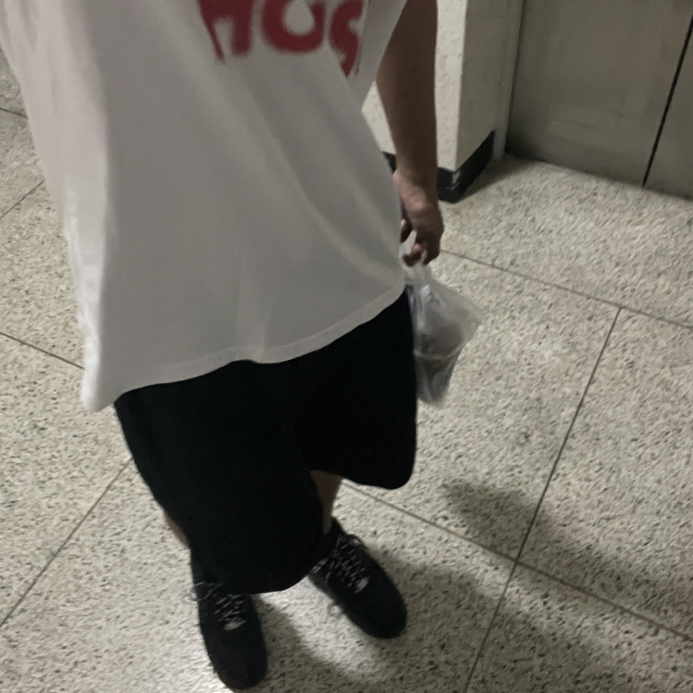 Nike x Supreme Air Force 1 Low Black, Thevinylhouse Spray Logo T-Shirt White 착용 스타일