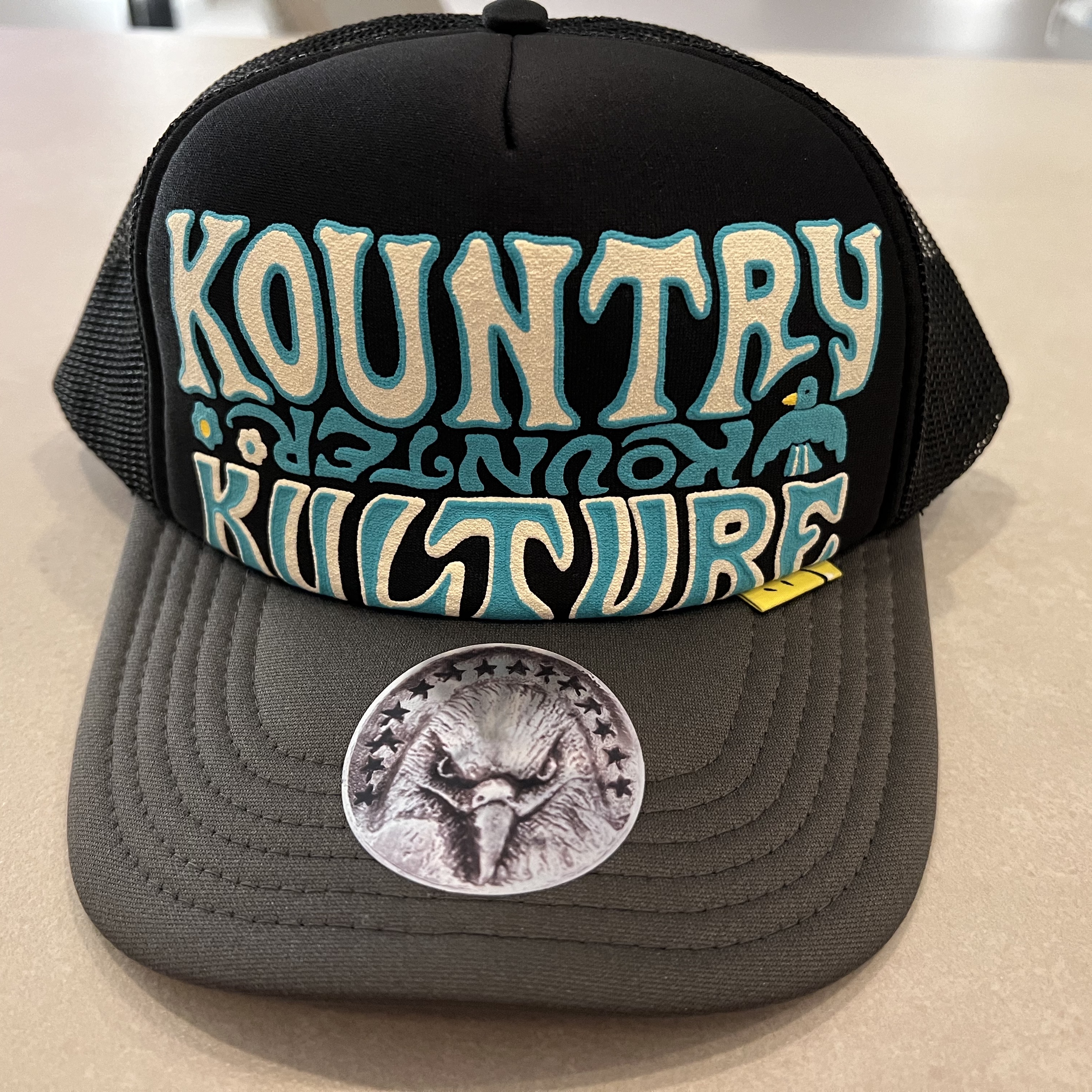 Kapital Kountry Kounter Kulture Trucker Cap Black Blue, Kapital Kountry Kounter Kulture Trucker Cap Black Red 착용 스타일 - 1