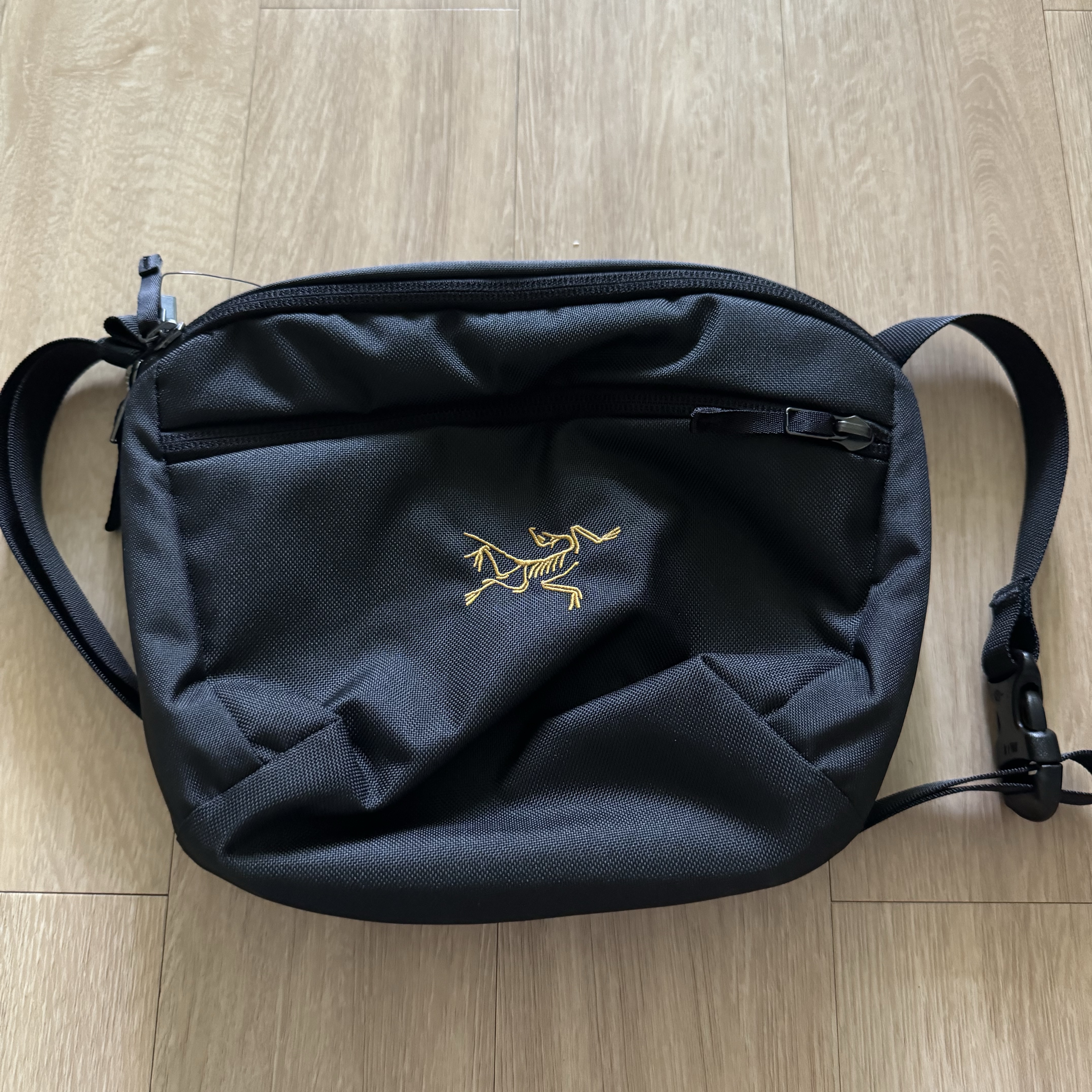 Arc'teryx Mantis 2 Waistpack 24K Black 착용 스타일