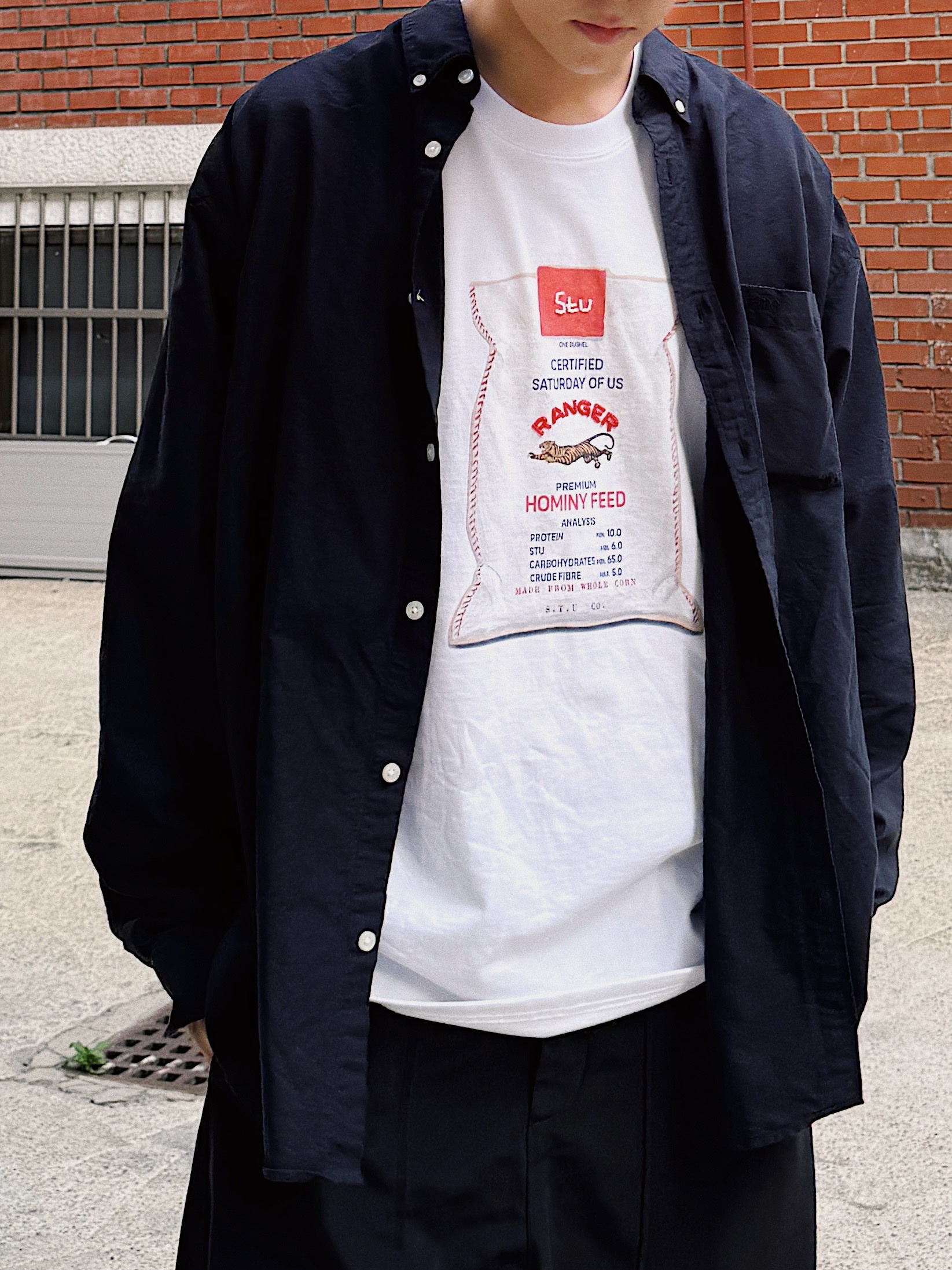 STU Women's Burlap Bag Printing Beads T-shirt White, Supreme Small Box Shirt Washed Black - 24SS 착용 스타일 - 5