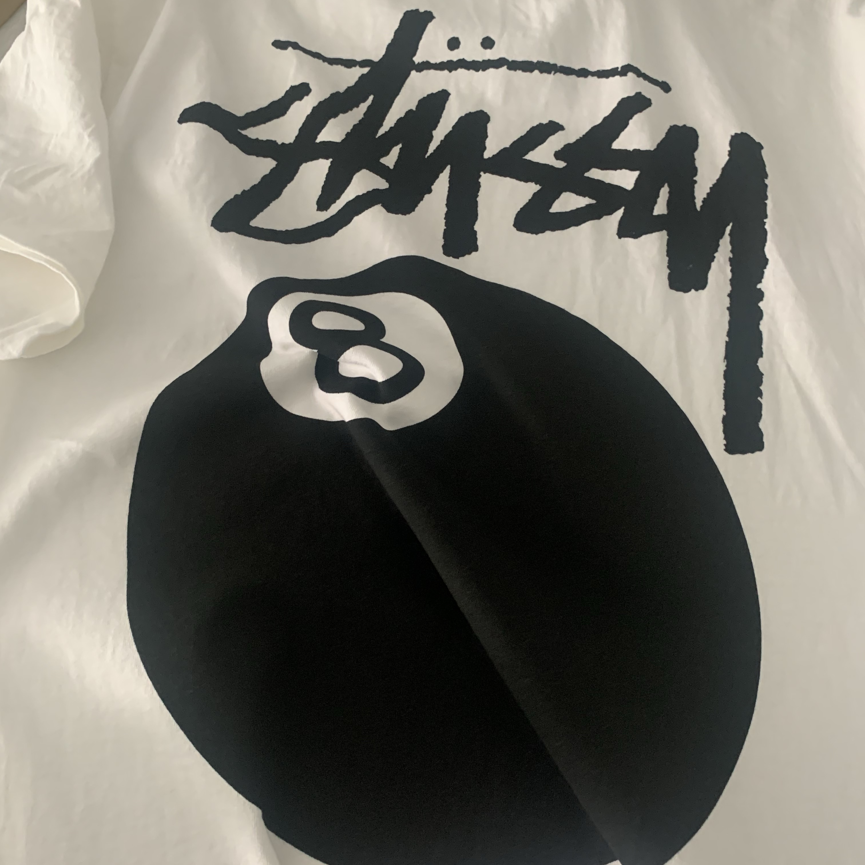 Stussy 8 Ball Pigment Dyed T-Shirt Natural 착용 스타일 - 2