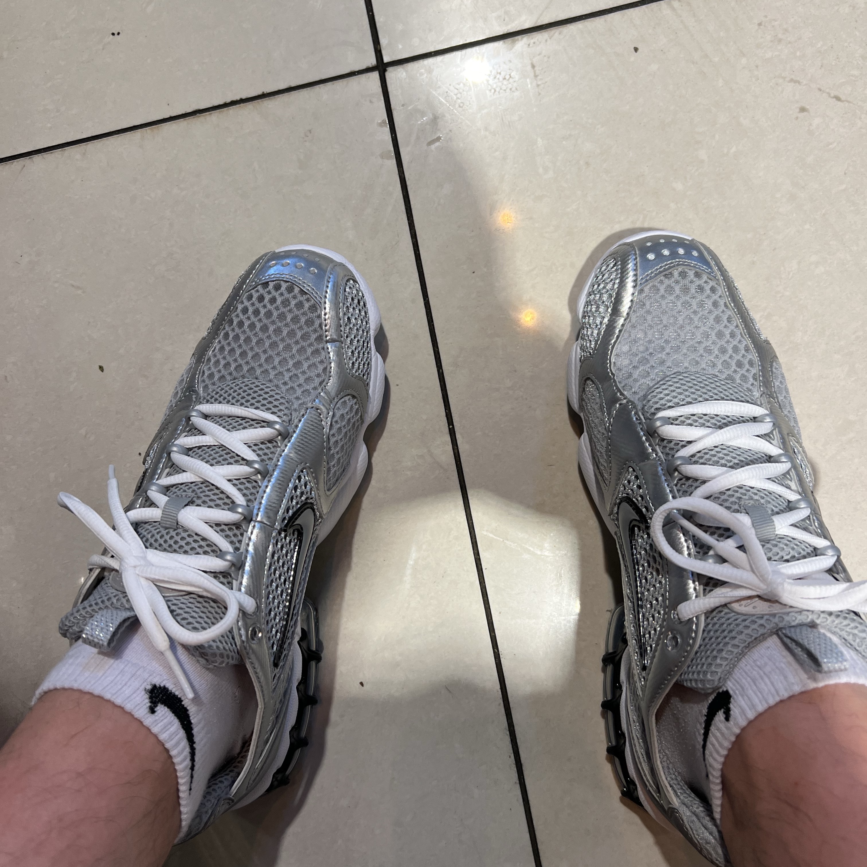 Nike Air Zoom Spiridon Cage 2 Metallic Silver 착용 스타일