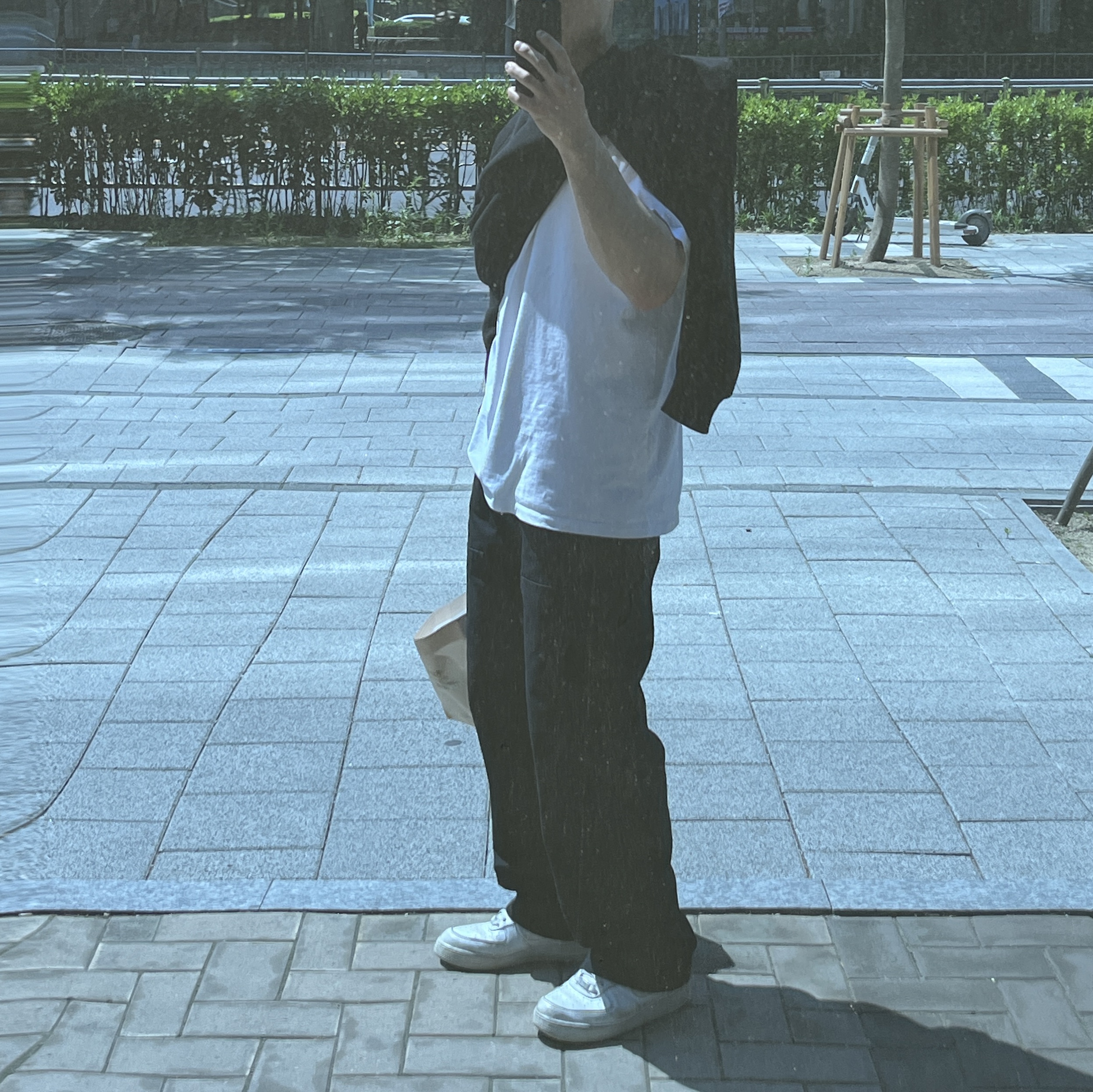 Supreme Double Knee Painter Pant Black - 24SS, Supreme Small Box Raglan Crewneck Black - 24SS 착용 스타일 - 1