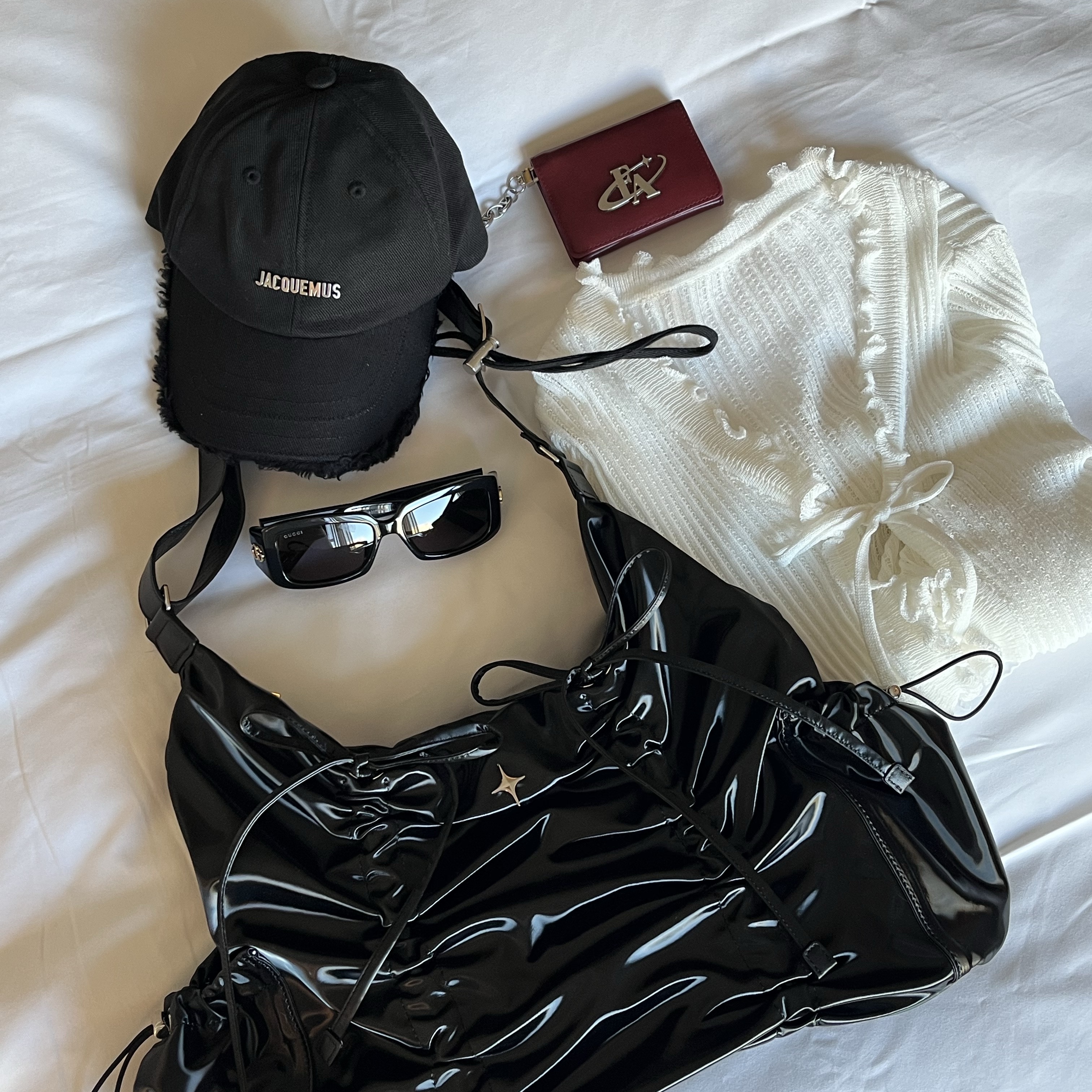 Jacquemus La Casquette Artichaut Fringe Baseball Cap Black, For Appeal String Ribbon Large Hobo Bag Glossy Black 착용 스타일