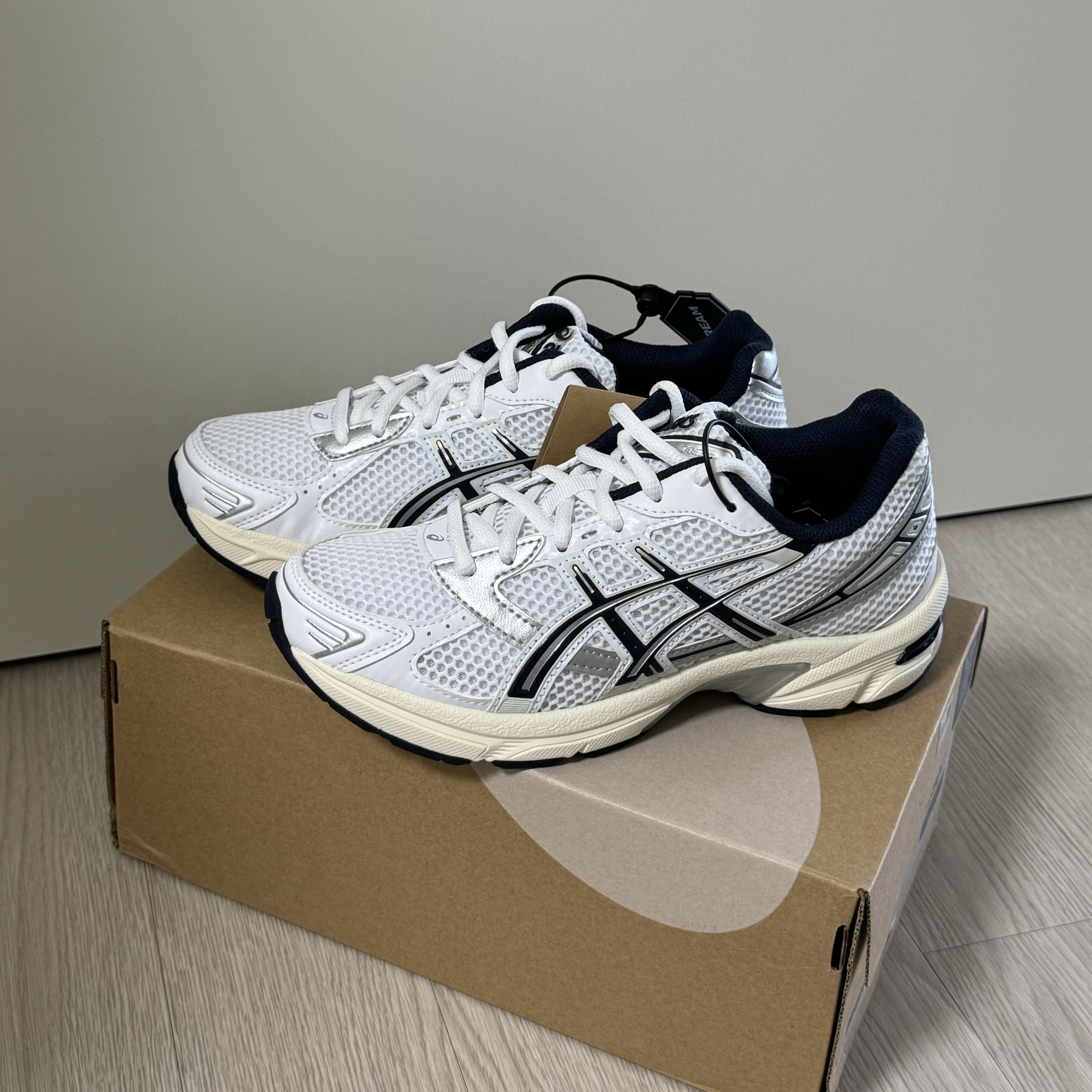 (W) Asics Gel-1130 White Midnight 착용 스타일
