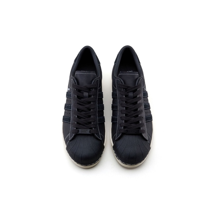 Adidas x Neighborhood Superstar 2024 Grey Cloud White, Adidas x Neighborhood Superstar 80s Core Black 착용 스타일 - 4