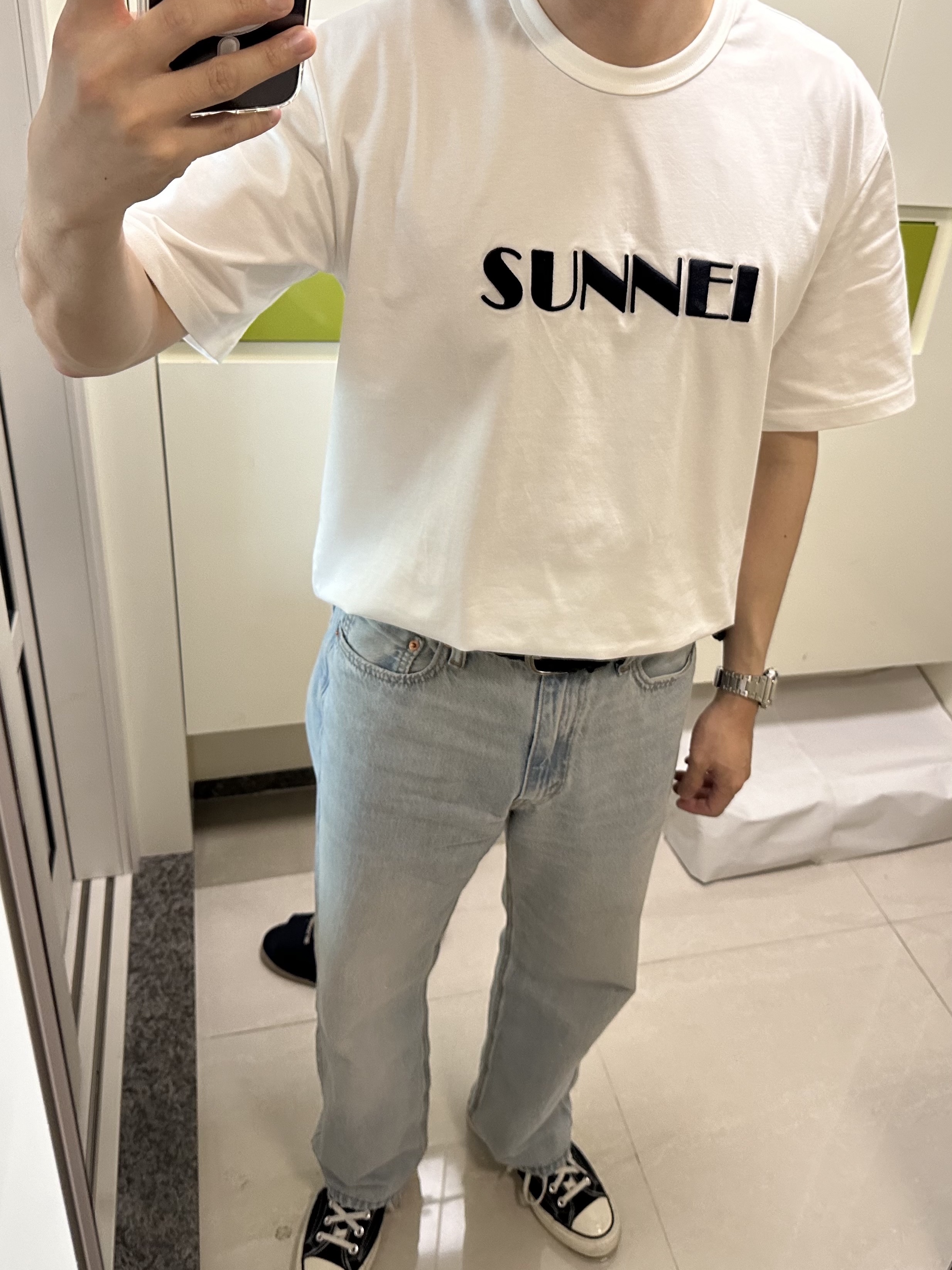 Sunnei Embroidered Big Logo T-Shirt Off White 착용 스타일