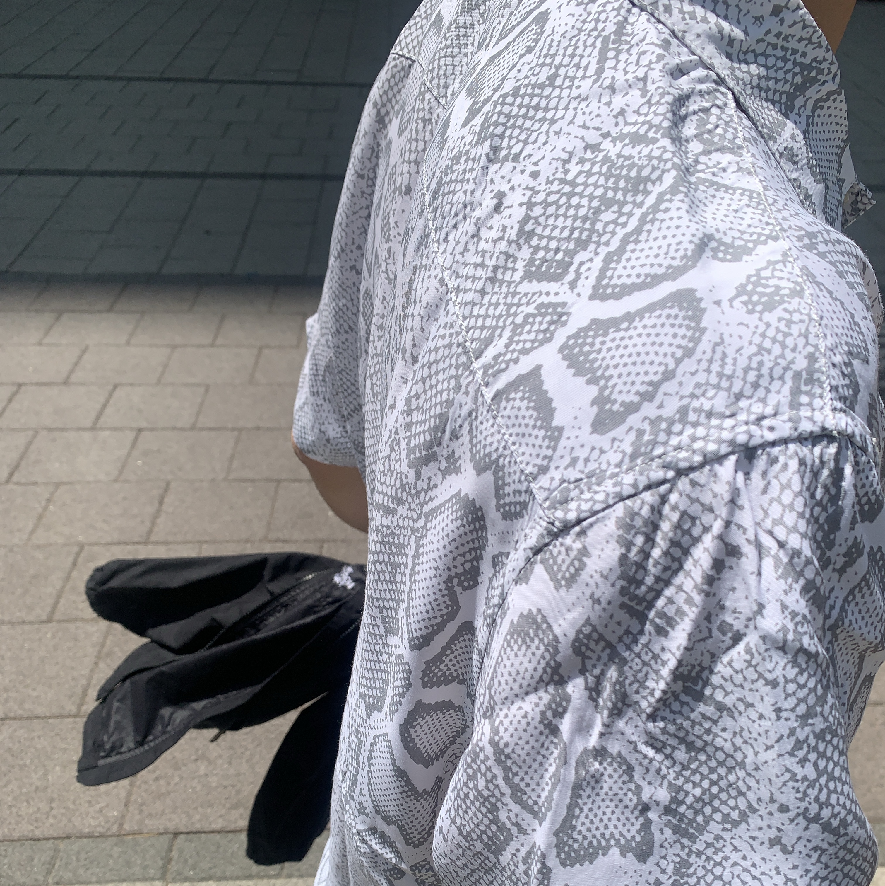 Supreme Snake S/S Shirt White - 24SS, Supreme Double Knee Painter Pant Black - 24SS 착용 스타일 - 4