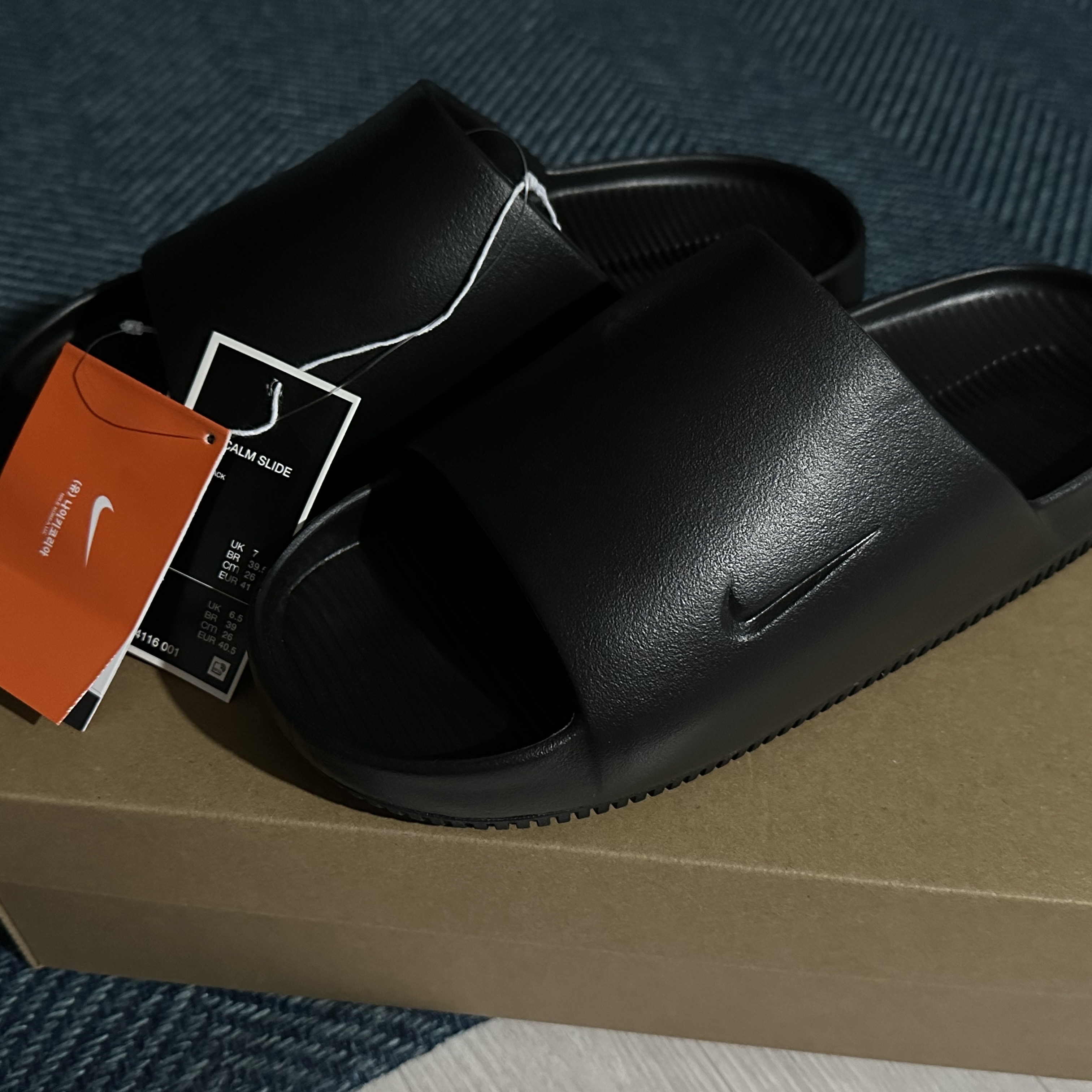 Nike Calm Slide Black 착용 스타일