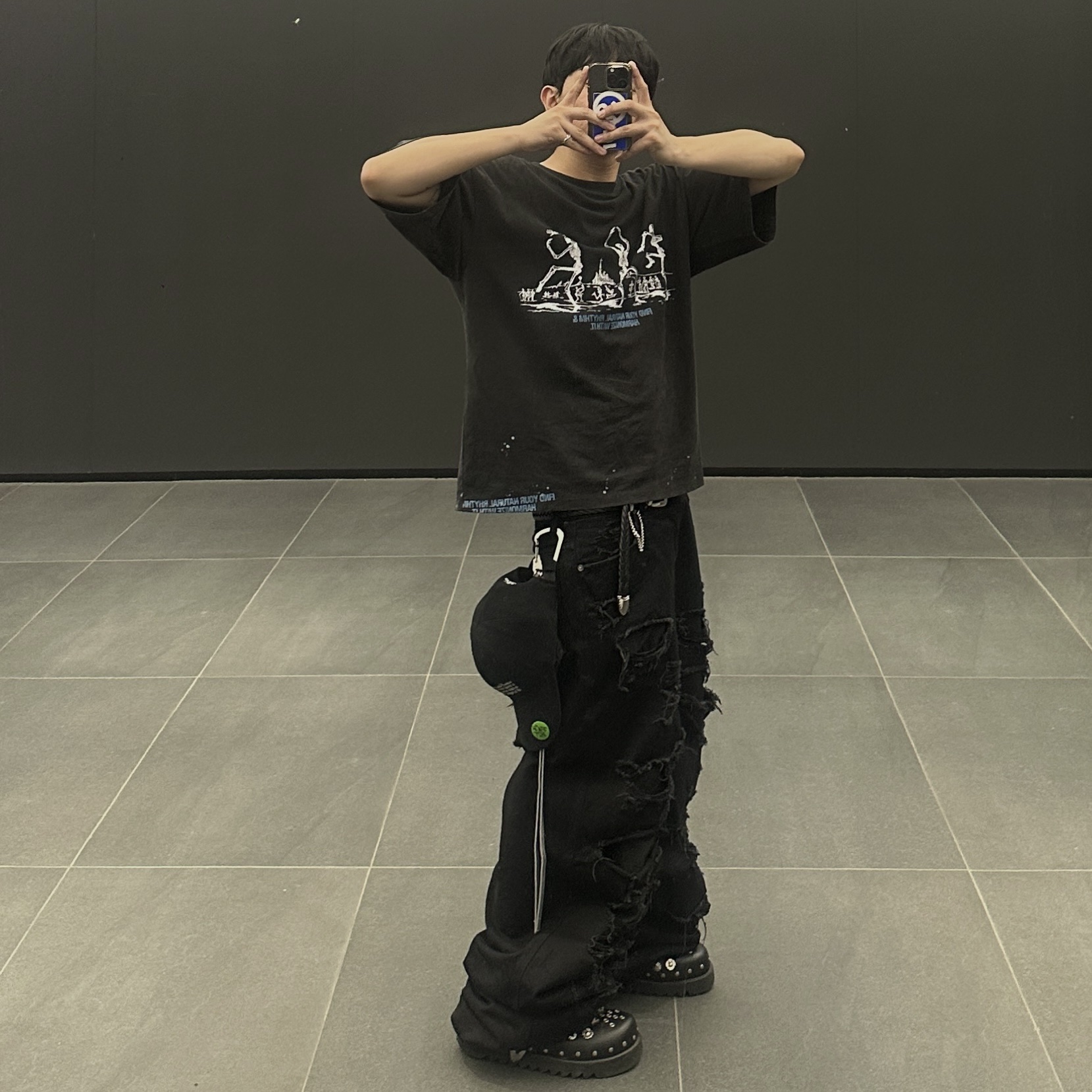 Toga Virilis AJ1066 Mules Leather Black 착용 스타일 - 1