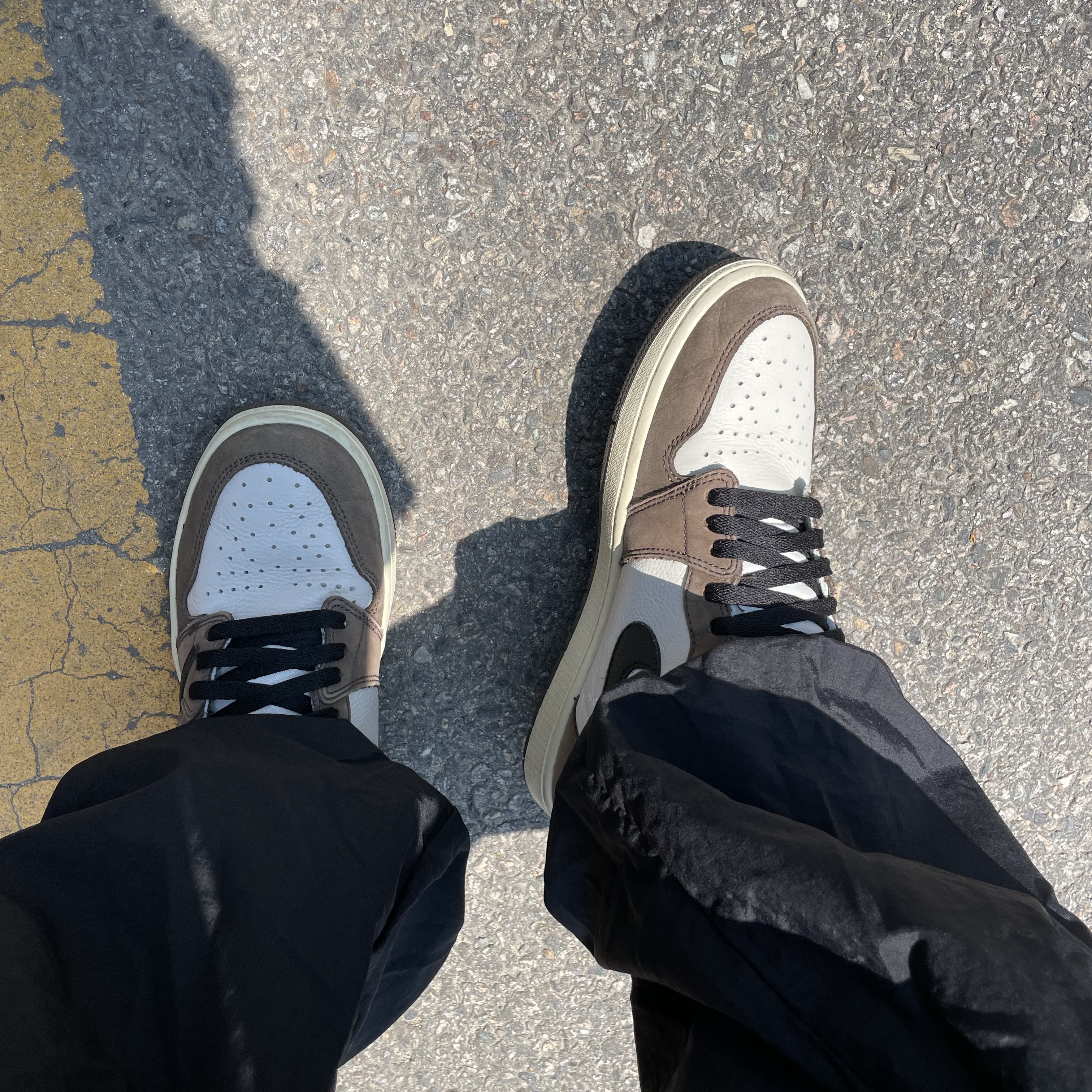 Jordan 1 x Travis Scott Retro High OG SP Mocha 착용 스타일